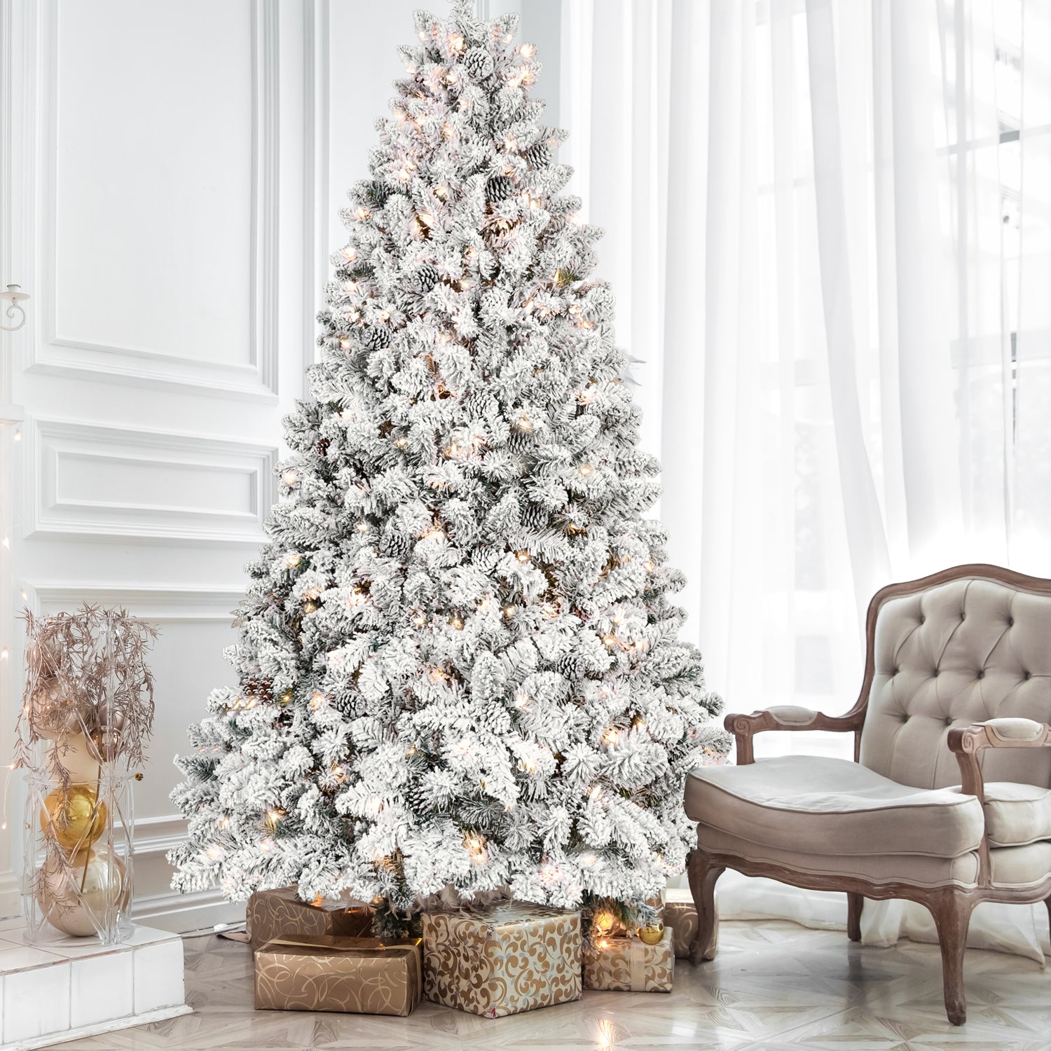 7.5Ft Snow Flocked Artificial Christmas Tree With Pine Cones, Prelit Xmas Trees, Hinged Easy Assembly & Reinforced Metal Base Ideal For Indoor & 7.5Ft Snow Flocked Artificial Christmas Tree With Pine Cones, Prelit Xmas Trees, Hinged Easy Assembly & Reinforced Metal Base Ideal For Indoor &