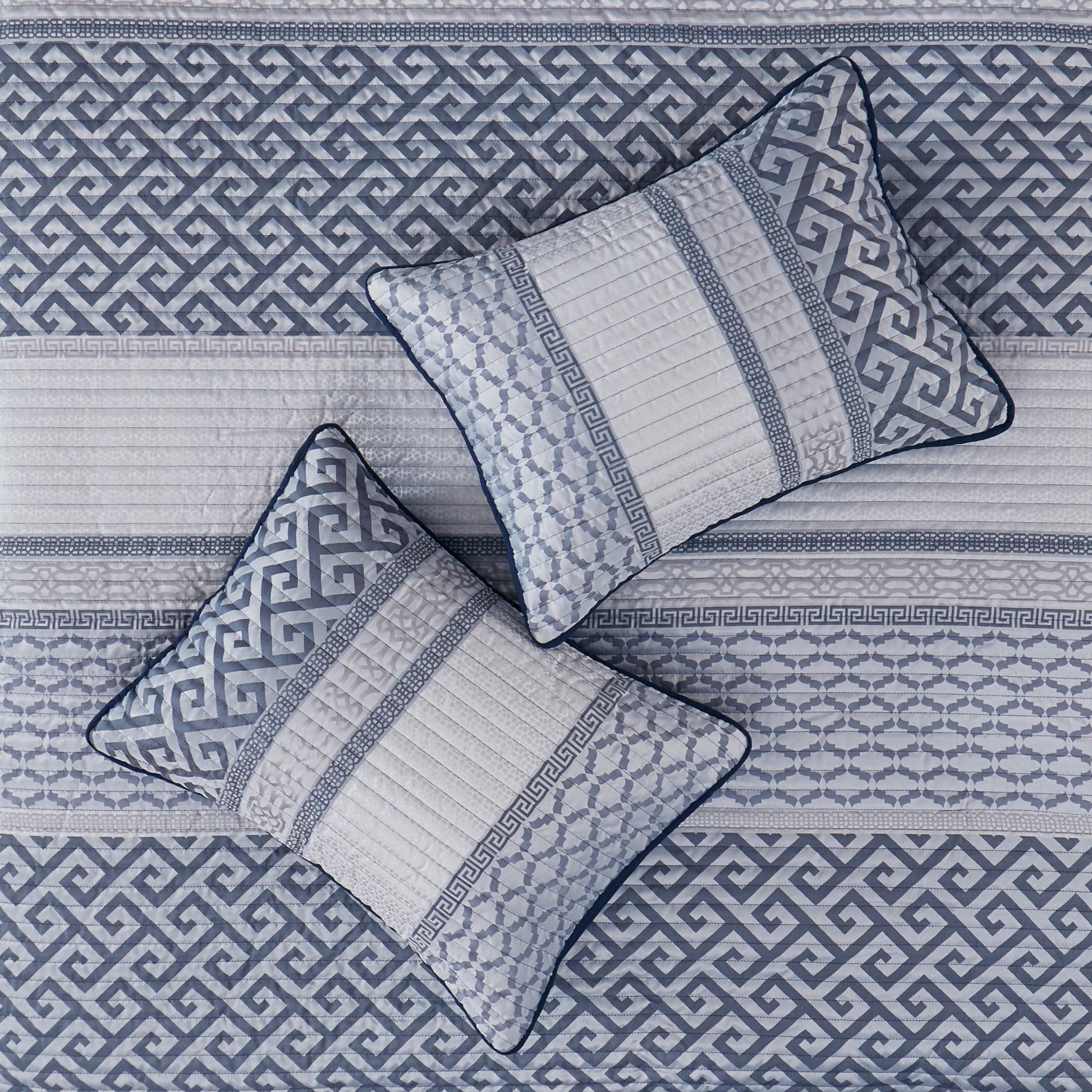 4 Piece Jacquard Quilt Set With Throw Pillow Navy King Cal King King Navy Polyester