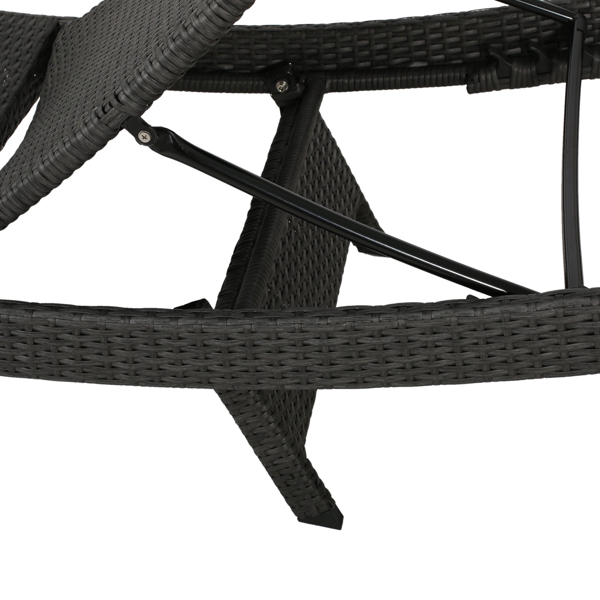 Salem Pe Wicker Chaise Lounge Grey Pe Rattan Iron