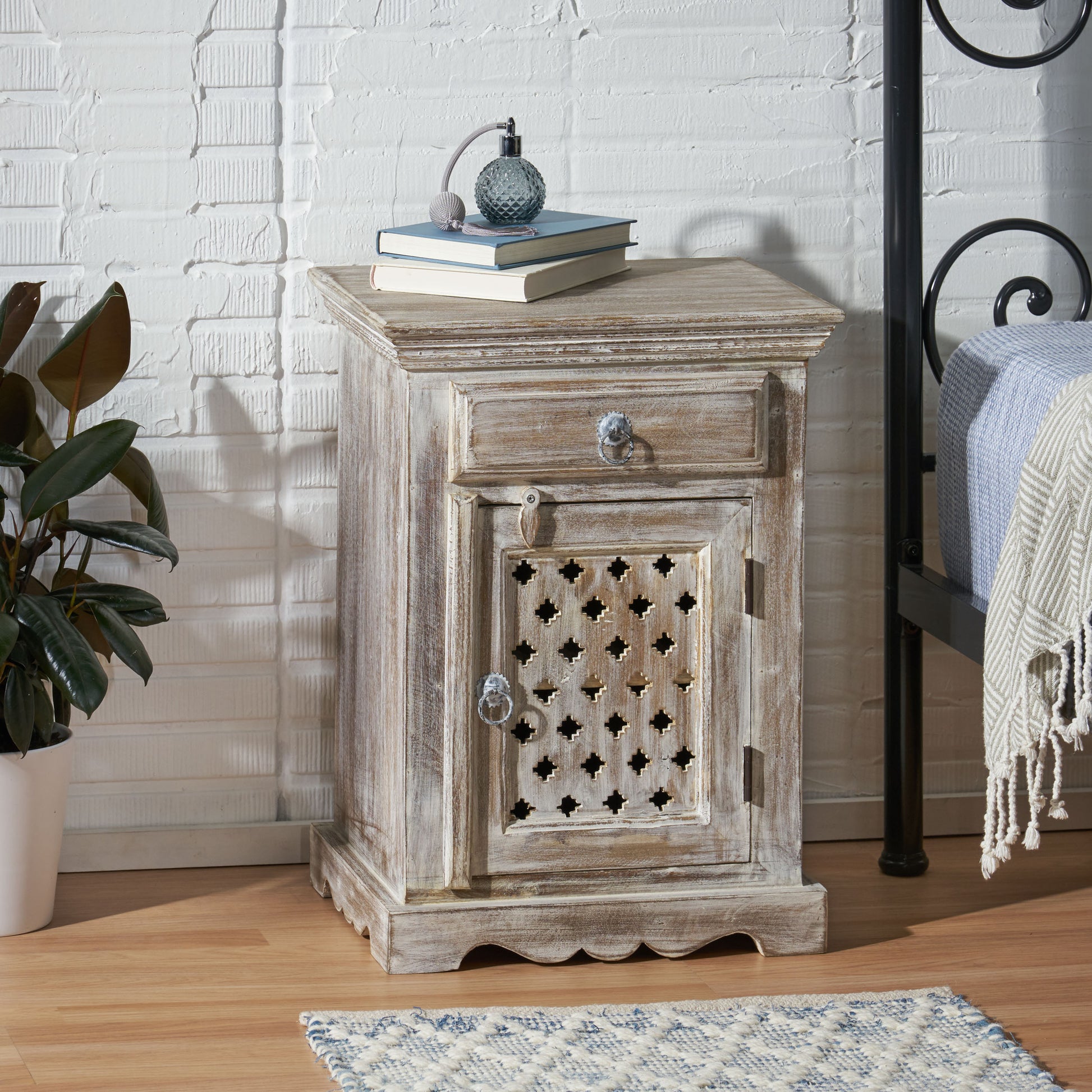 Wooden Nightstand With 1 Drawer 1 Door White Wood