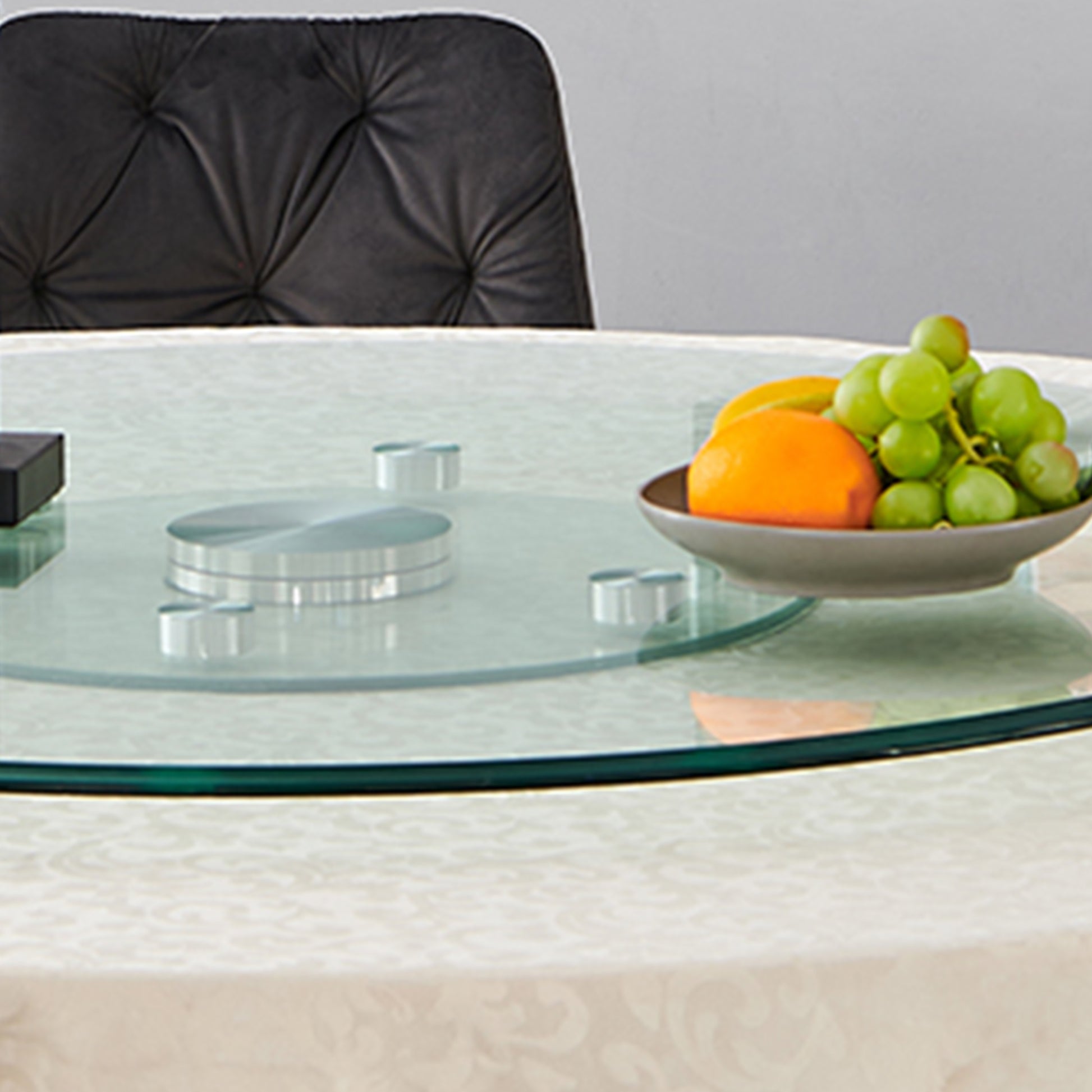 Double Layer Rotatable Round Glass.The Rotatable Design Makes It More Convenient To Retrieve And Place Items.The Upper Glass Has A Diameter Of 20 Inches, While The Lower Glass15 Inches. Transparent Glass