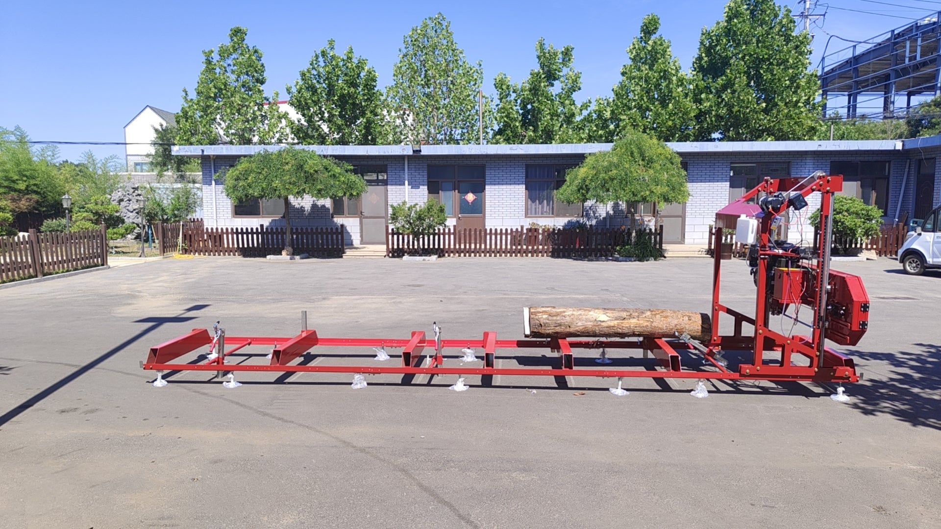 32" Portable Sawmill 15Hp 420Cc Rato Gas Engines With E Start Band Saw Red Iron