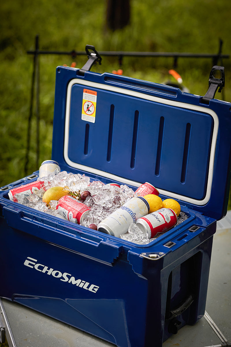 40Qt Navy Blue Insulated Box Navy Blue Polyethylene