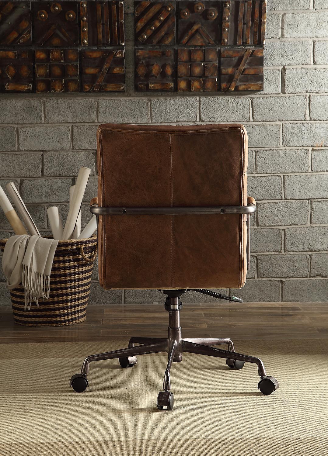 Retro Brown Swivel Office Chair With 5 Star Base Caster Solid Brown Office Office Chairs Solid Back Swivel Genuine Leather