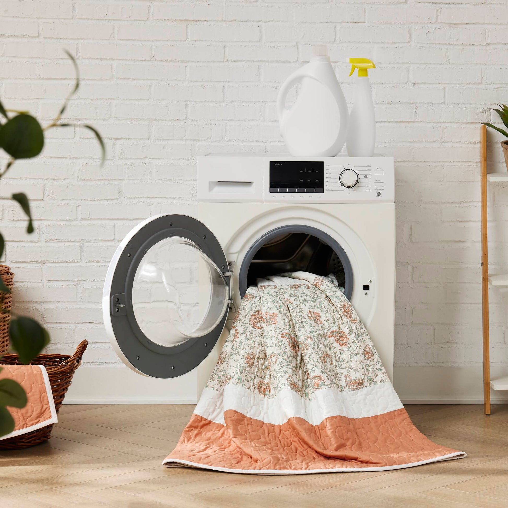 6 Piece Cotton Percale Quilt Set With Throw Pillows Coral King Cal King King Coral Polyester