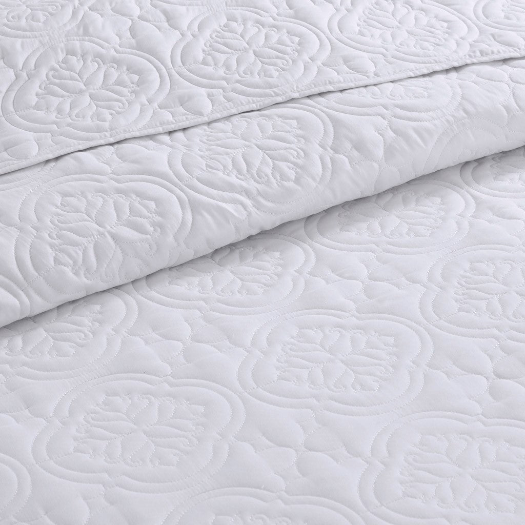 3 Piece Reversible Bedspread Set White King Cal King King White Polyester