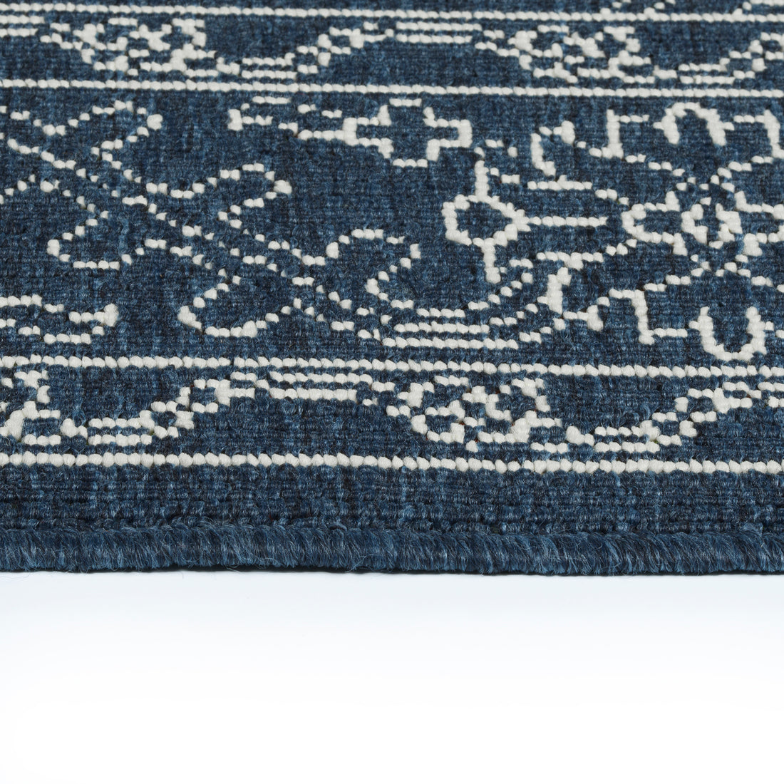 Casual, Traditional, Oriental, Global Inspired, Textured Loop Pile 7'2"X 10'5" Rectangle Area Rug Navy Polypropylene