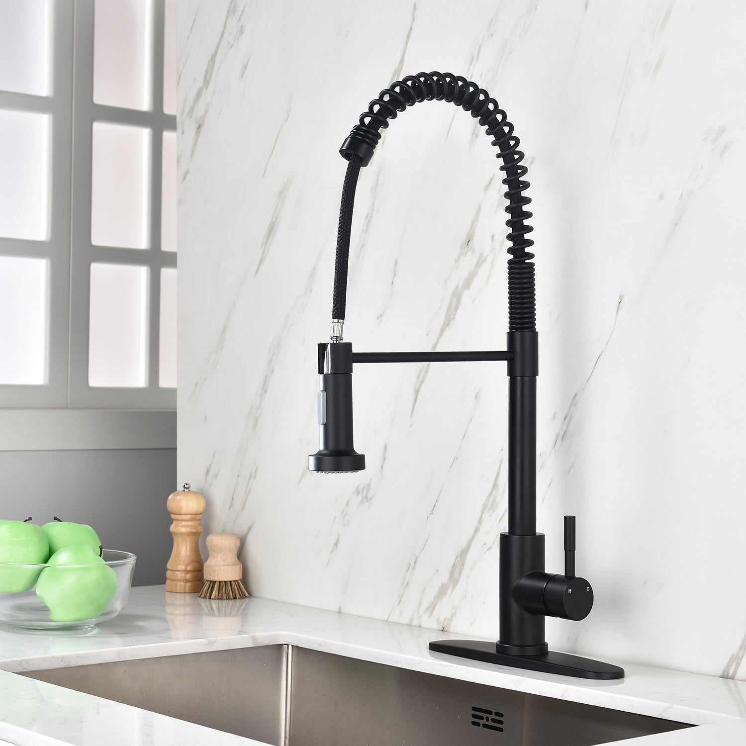 Kitchen Faucet With Pull Out Spraye Matte Black Stainless Steel