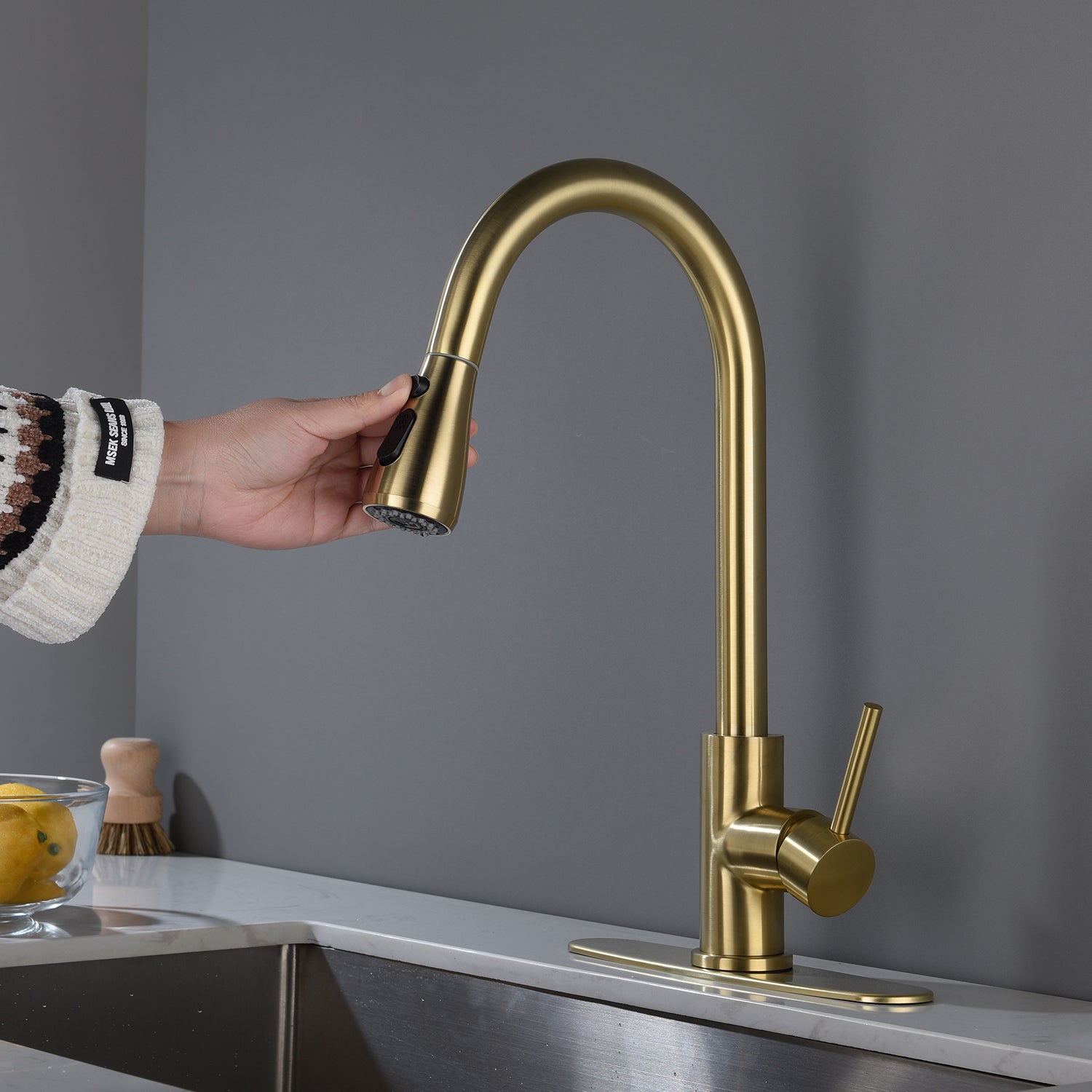 Kitchen Faucet with Pull Out Spraye gold-stainless steel