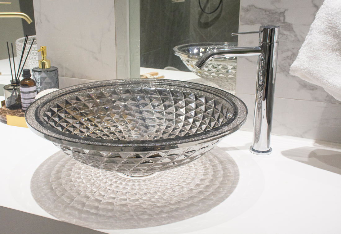 17.59'' Crystal Circular Vessel Bathroom Sink In