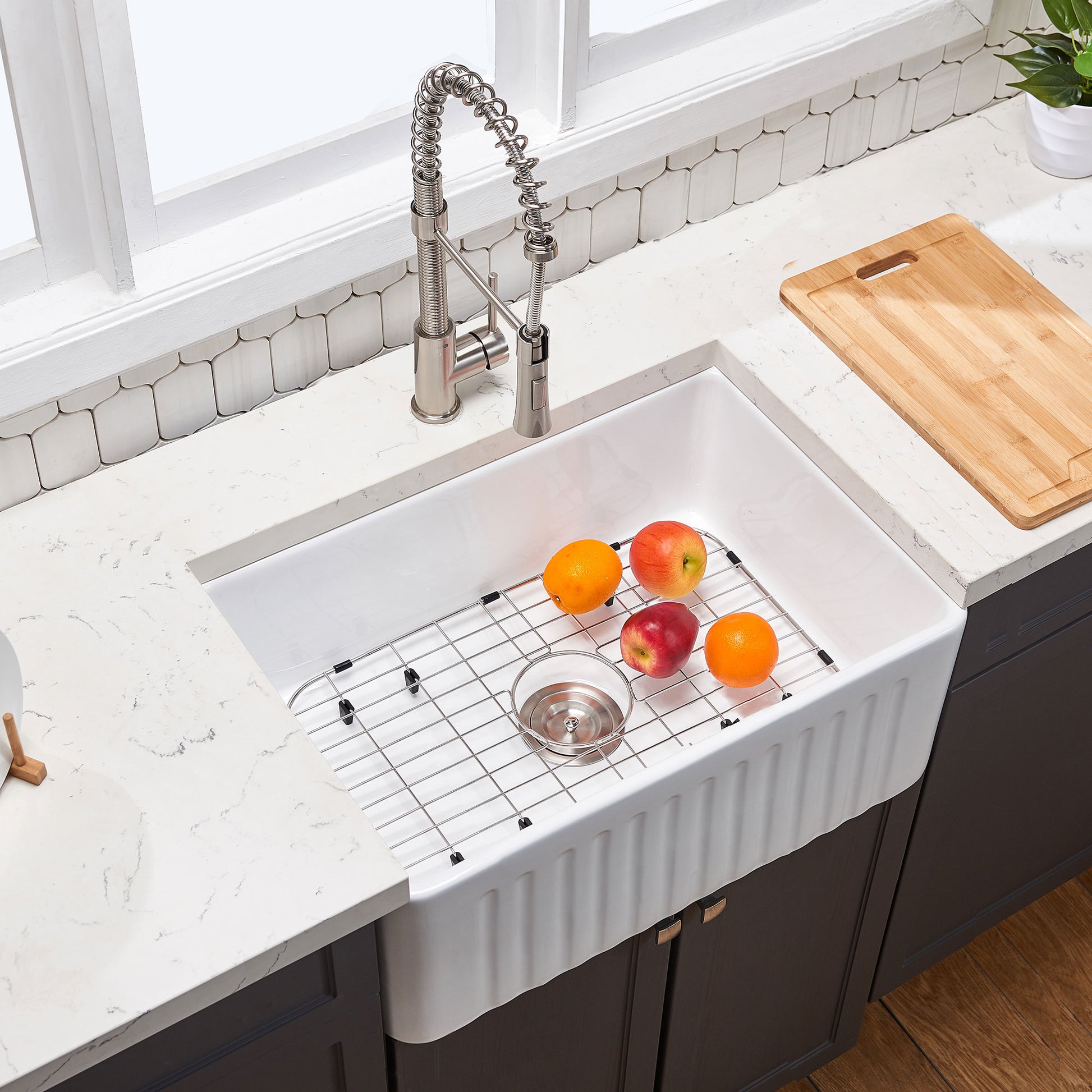 Fireclay 33" L X 20" W Farmhouse Kitchen Sink With Grid And Strainer White Fireclay