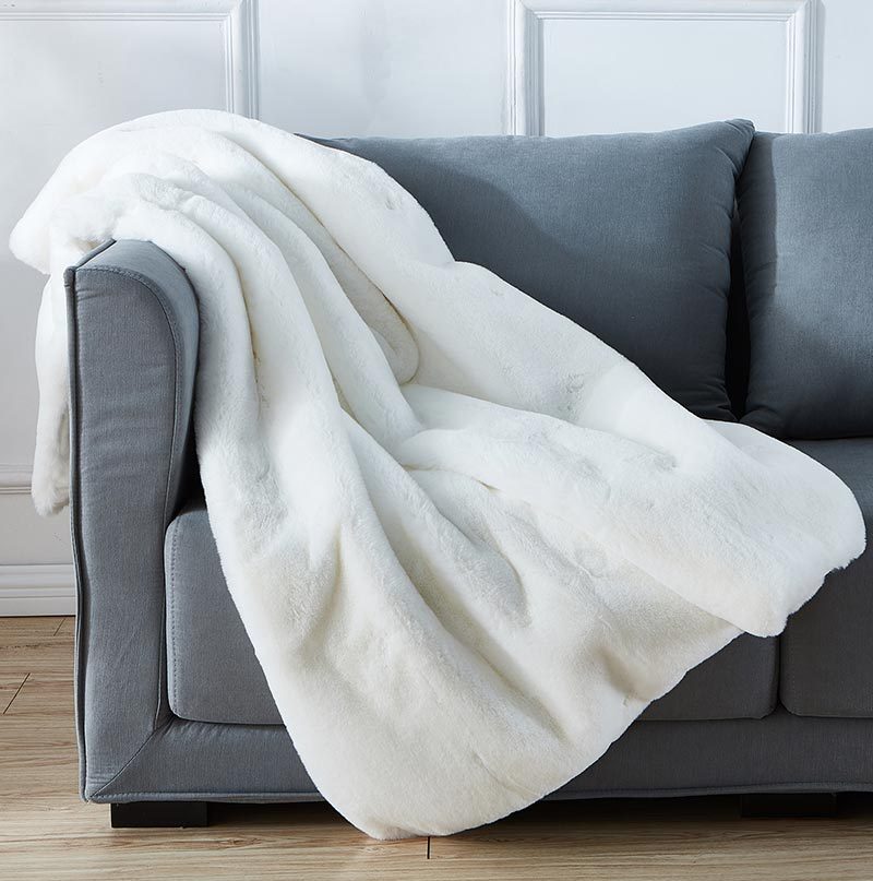 Cassilda Luxury Chinchilla Faux Fur Throw Blanket 50" white-polyester