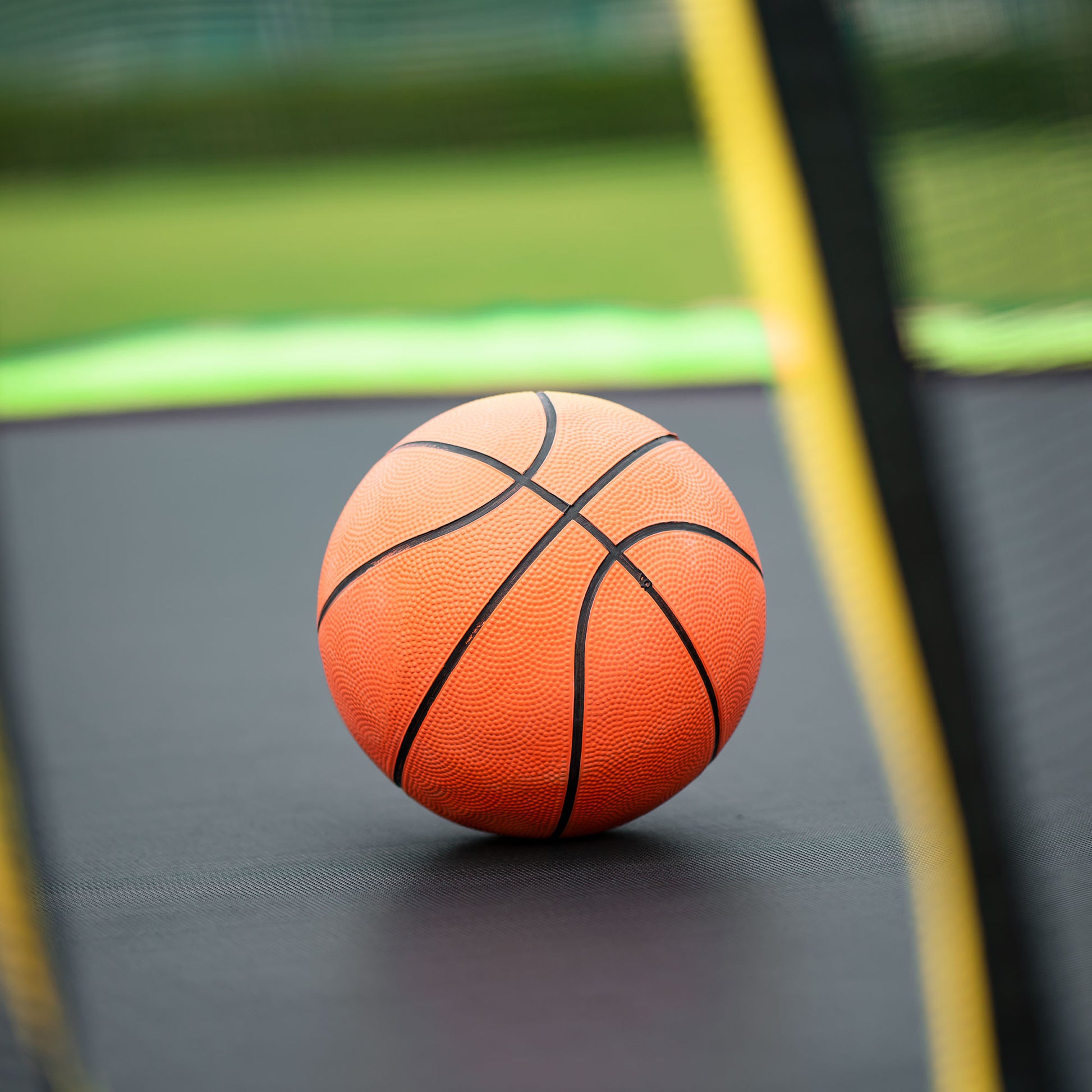 16Ft Trampoline With Basketball Hoop Pump And Ladder Inner Safety Enclosure With Soccer Goal Green Green Steel