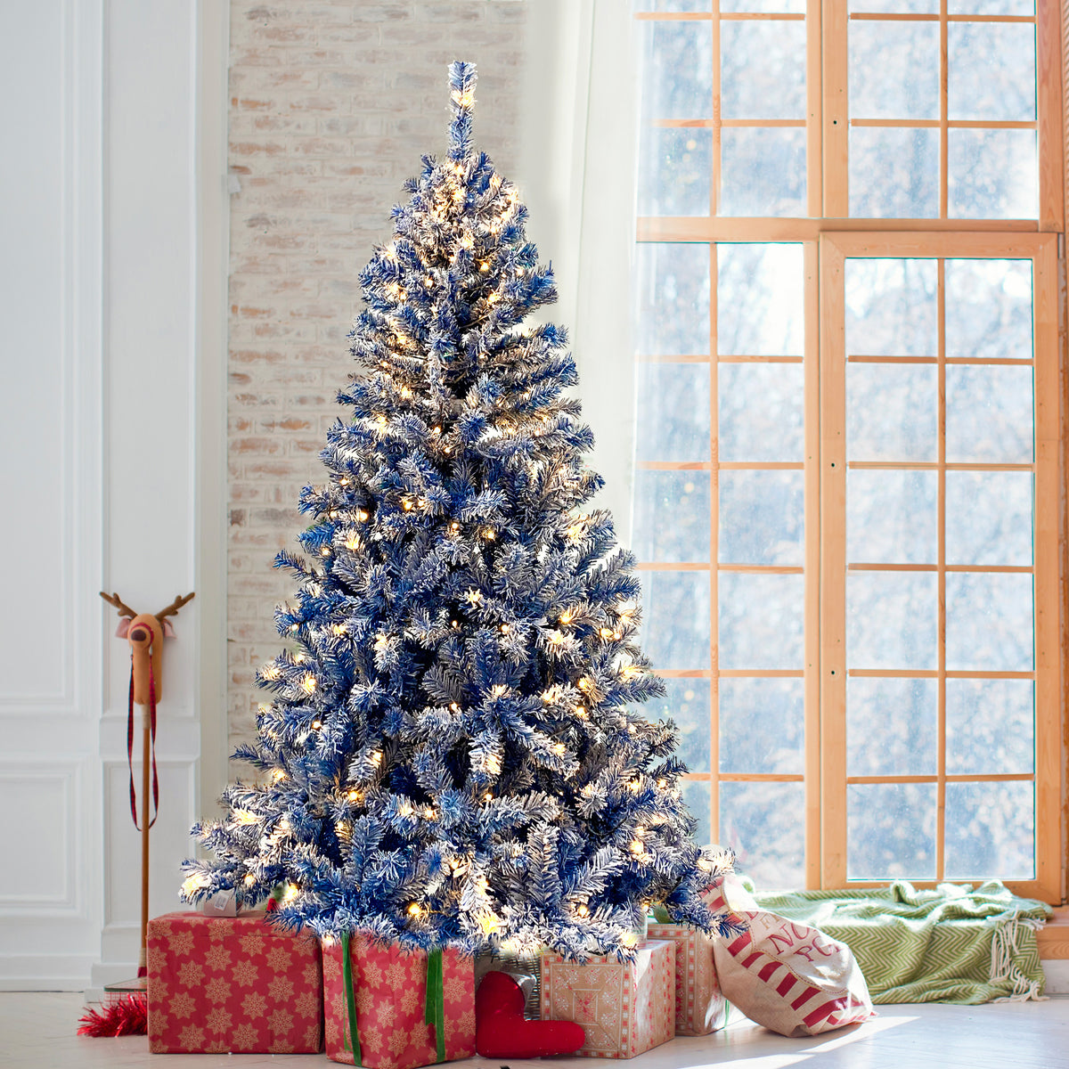 6FT Pre-Lit Snow Flocked Artificial Christmas Tree With Twinkle Lights – Famous Brand