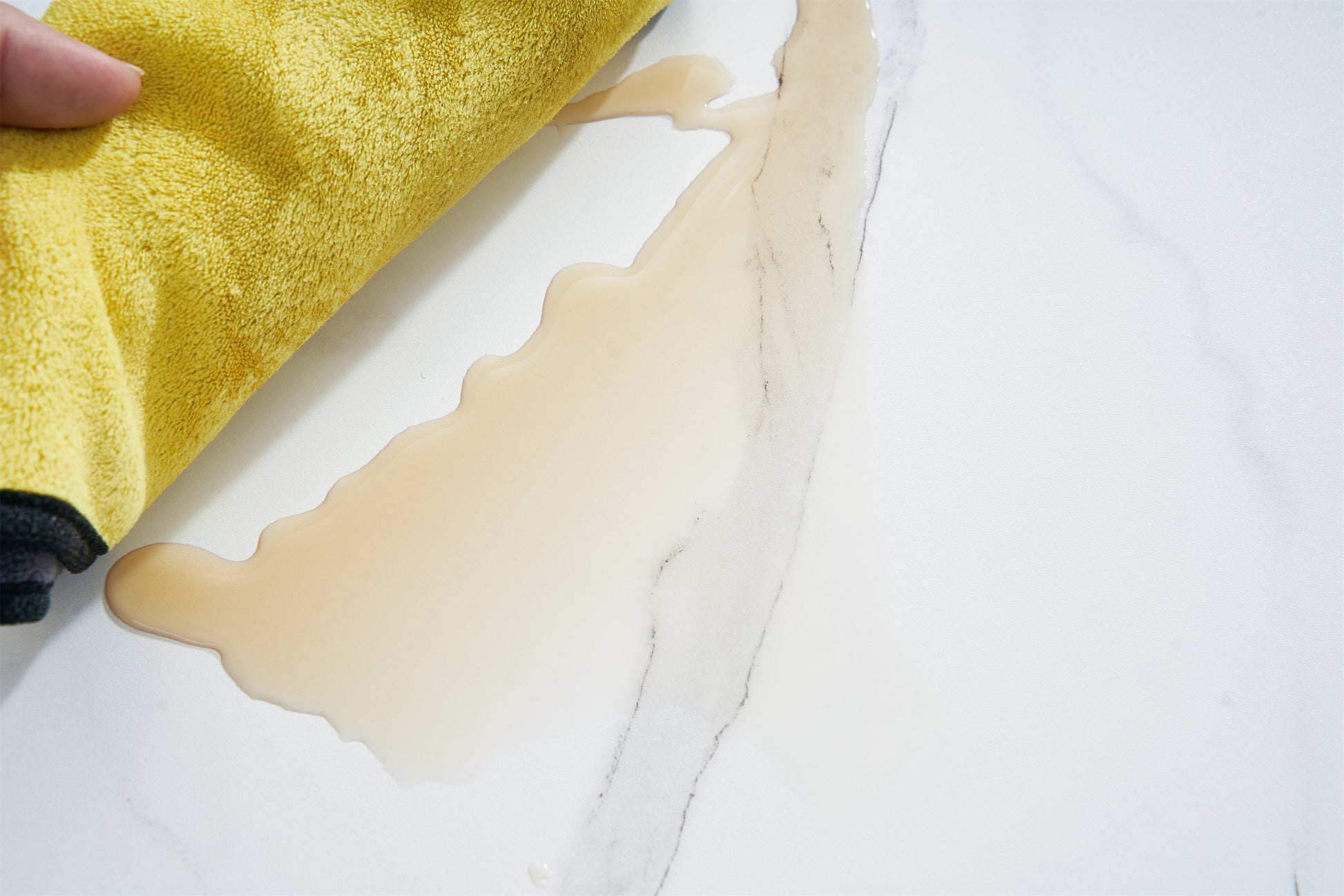 Tulip Dining Table ,Dia. 106Cm Round, Wht, Marble Wht, 1Pc Per Ctn White Seats 4 White European Round Mdf