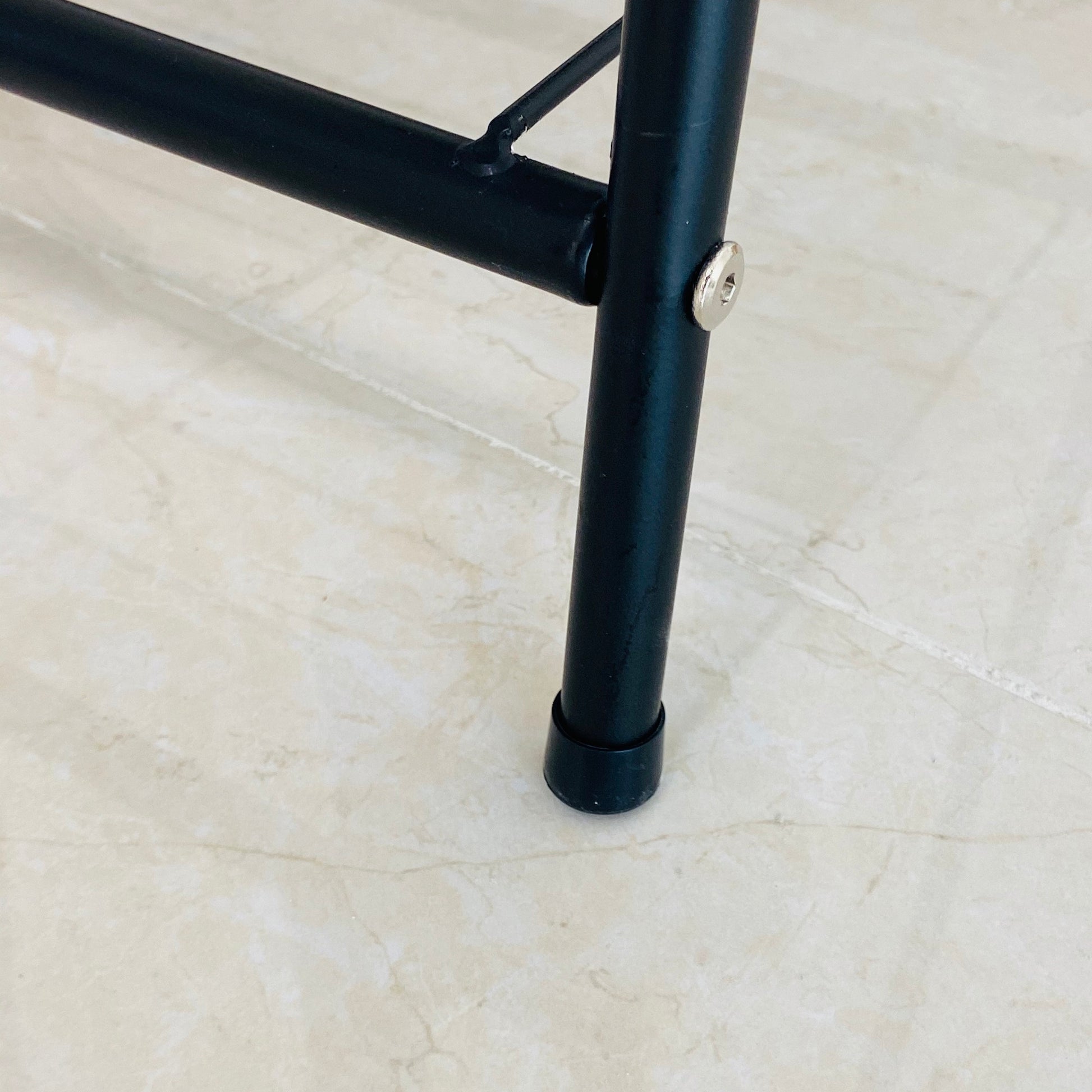 Store Level 1 Ladder To Secure Hangers Black Iron