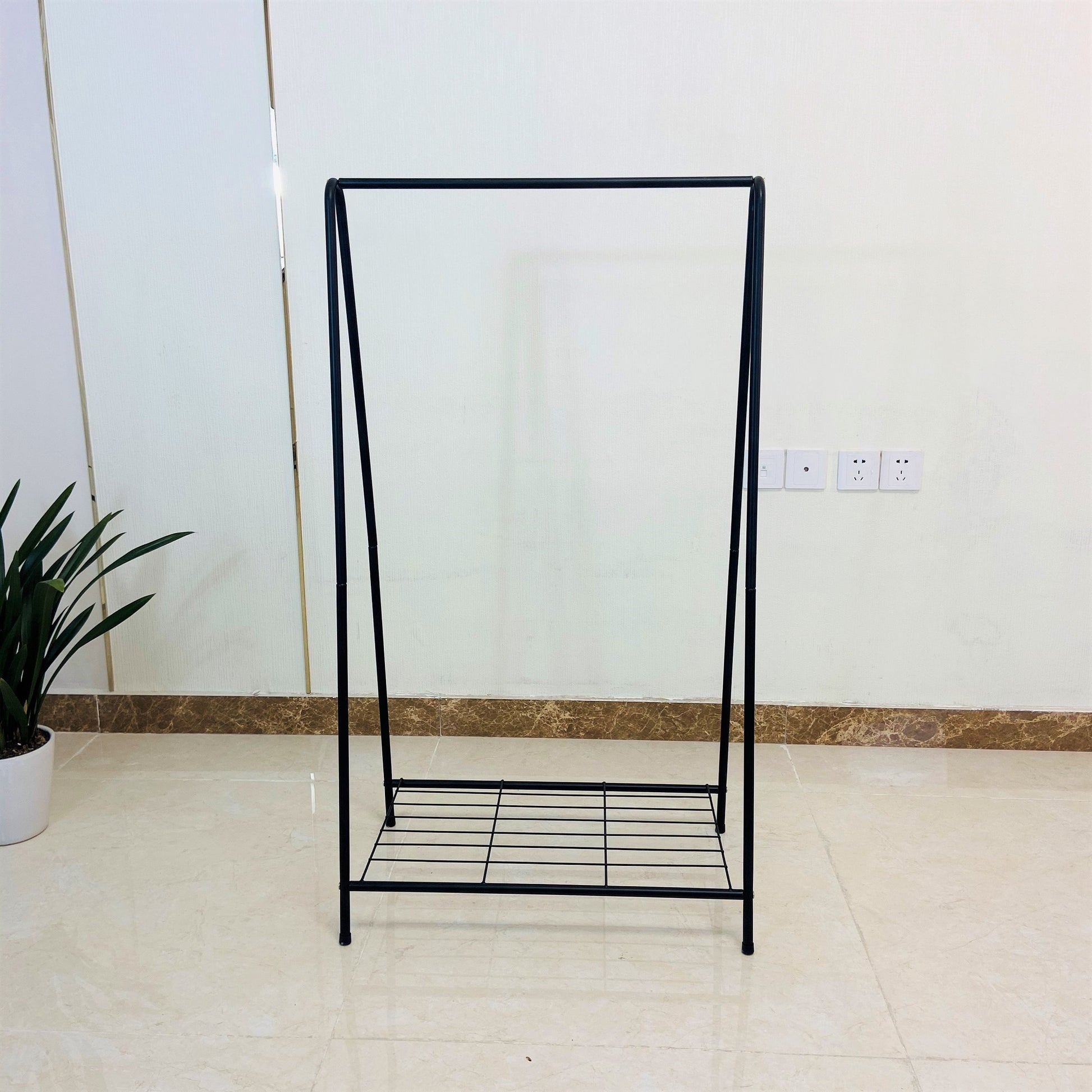 Store Level 1 Ladder To Secure Hangers Black Iron