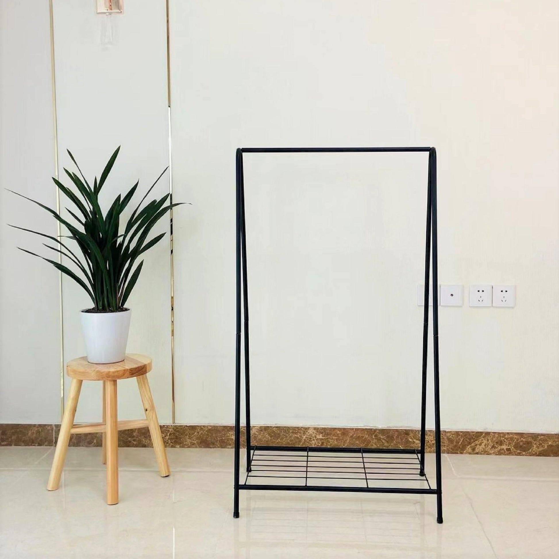 Store Level 1 Ladder To Secure Hangers Black Iron