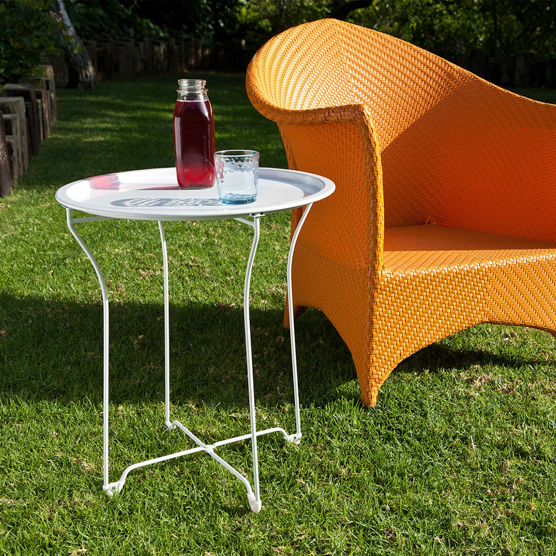 Round Metal Tray End Side Table, Removable Tray Outdoor & Indoor Drink, Snack, Coffee Table, Telephone Table White Set Of 2 White Metal