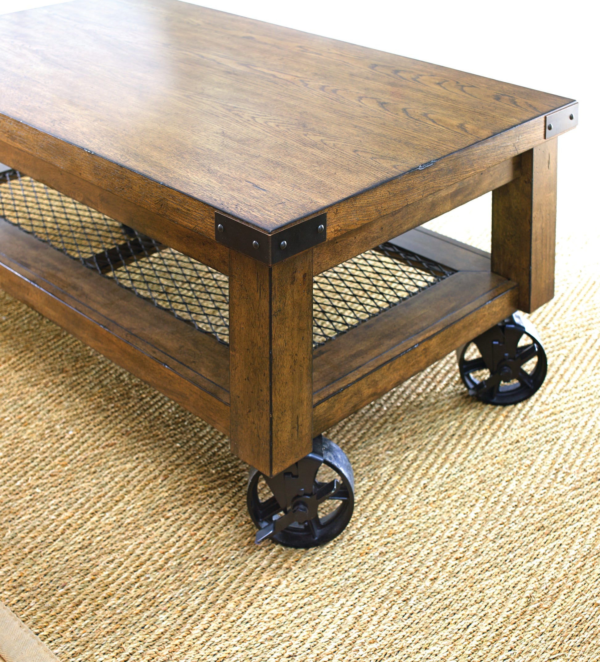 Hailee Cocktail Table W Caster Oak Solid Wood Mdf