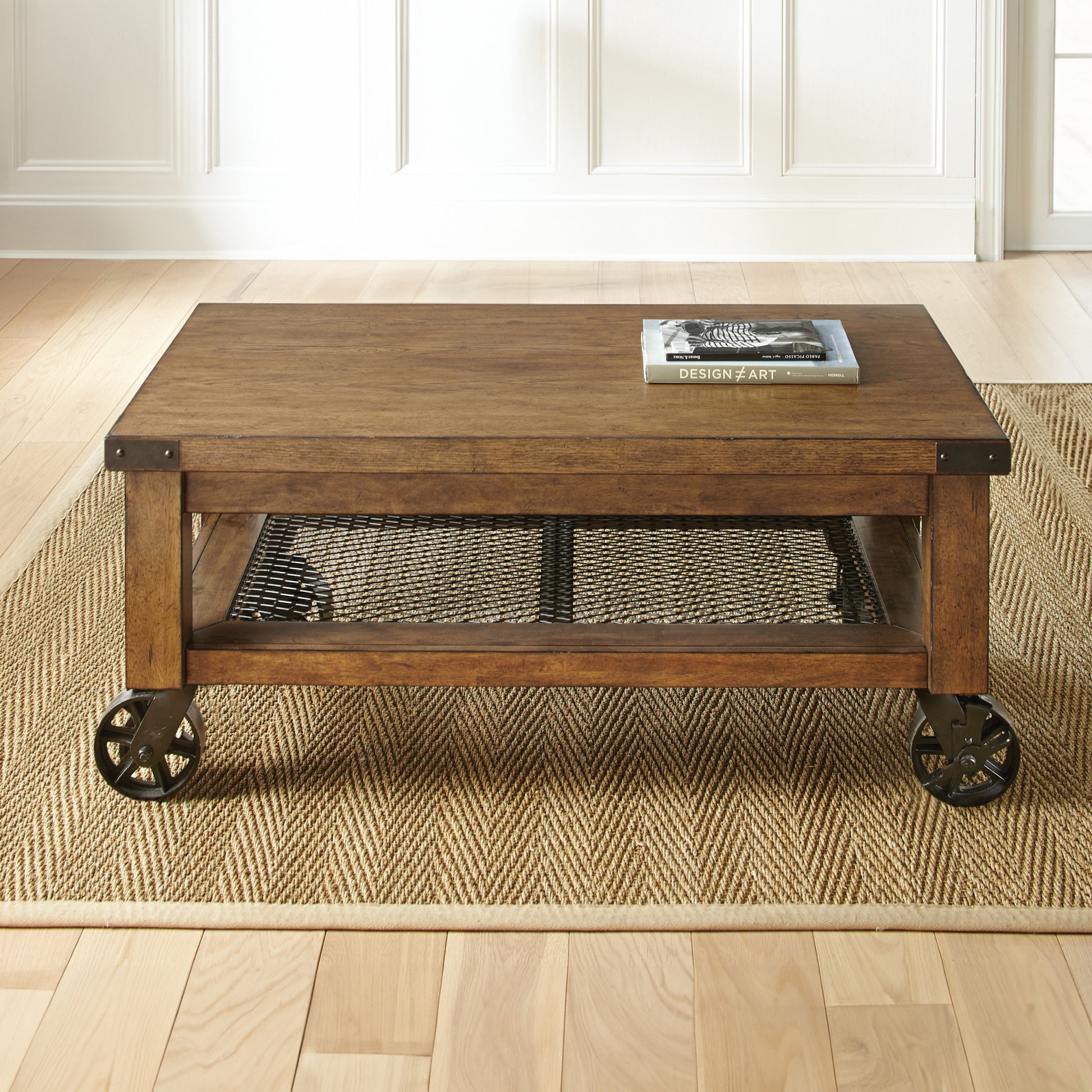 Hailee Cocktail Table W Caster Oak Solid Wood Mdf