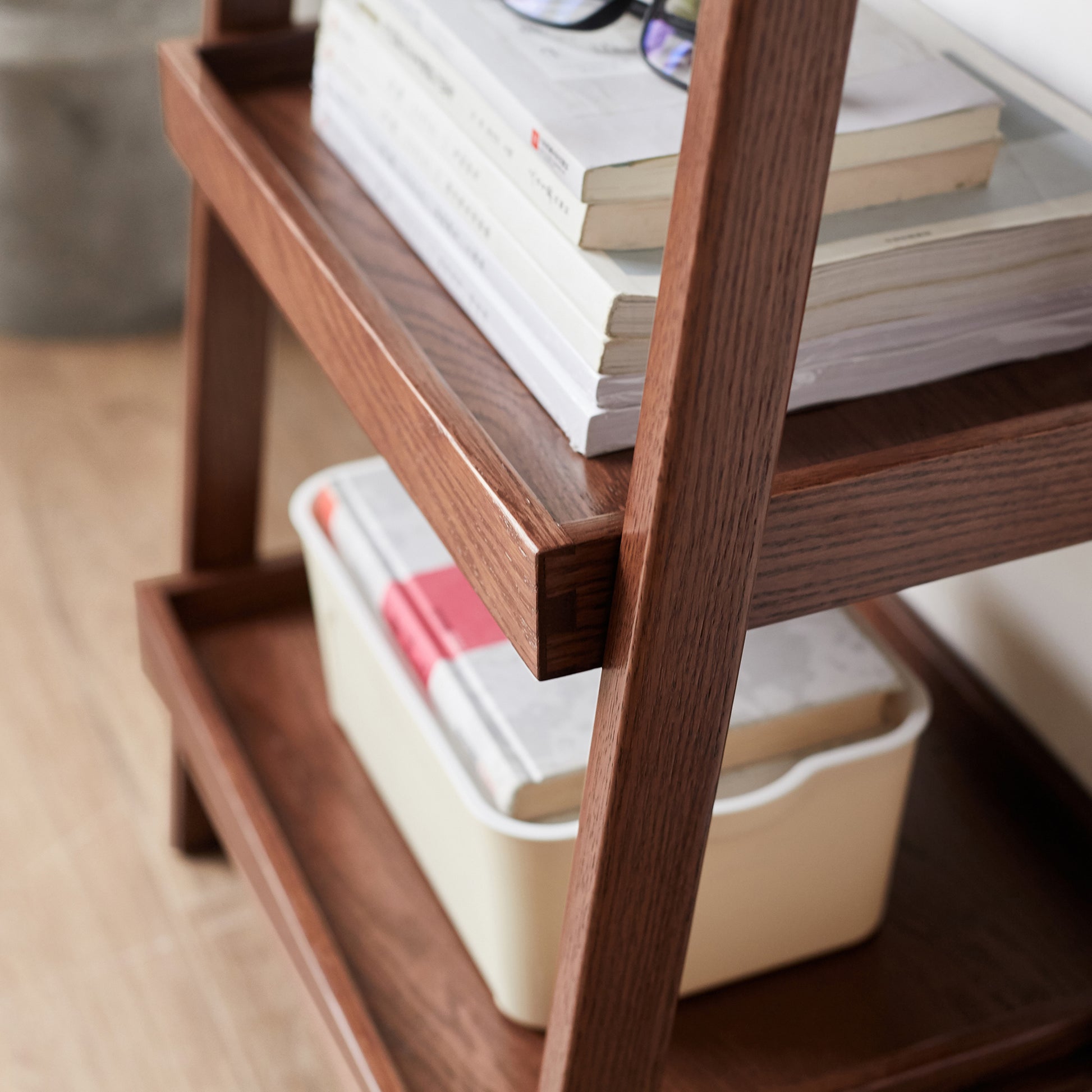 Walnut Color Oak Storage Bench, 3 Tier Beech Wood Shoe Rack For Entryway, Premium Storage Organizer For Bathroom, Living Room, Bedroom, Hallway, Patio, Kitchen Walnut Brown Etagere Primary Living Space Wood Oak Wood Solid Wood