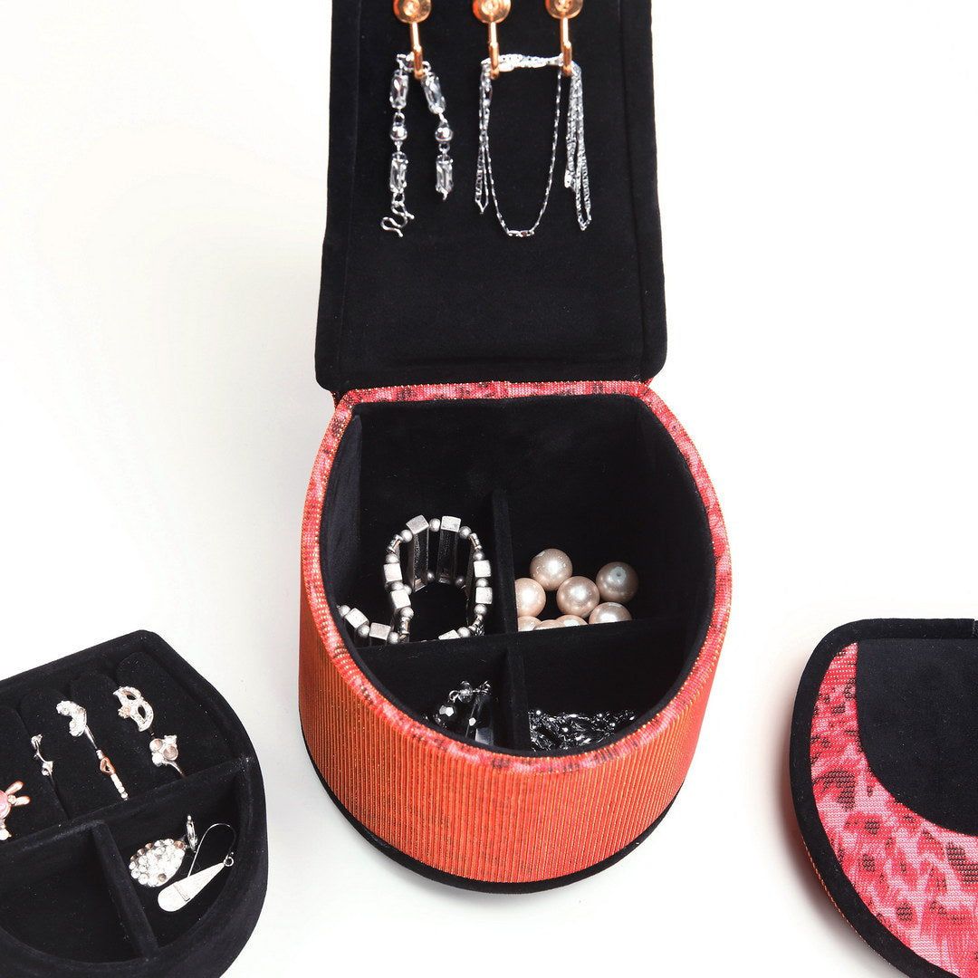 9" Tall Display Jewelry Box With Hooks, High Heel Shoe Design, Leopard Print Multicolor Pu