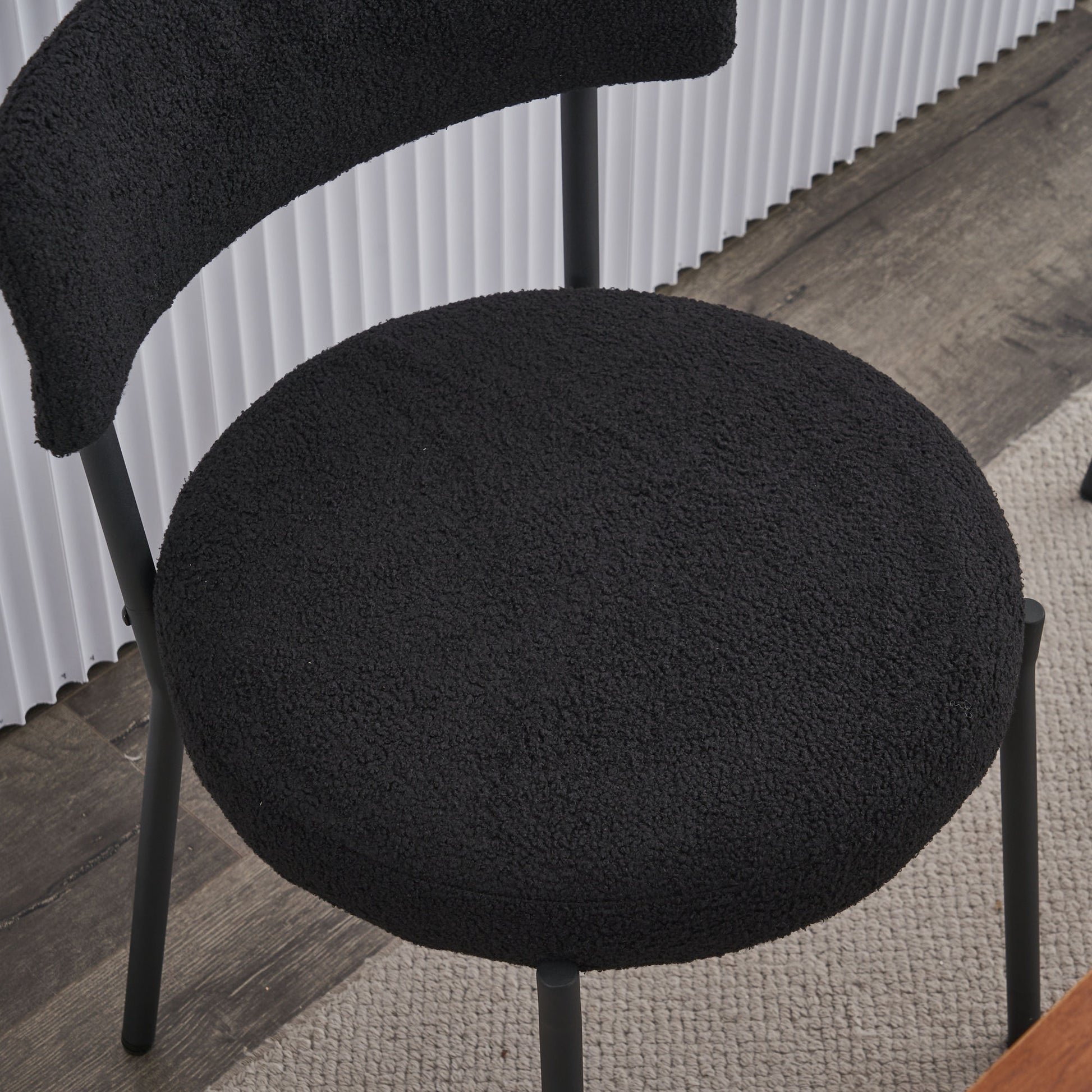 Set Of 4 Mid Century Modern Dining Chairs Teddy Fabric Upholstery Curved Back Metal Frame Black Elegant And Comfortable Kitchen Chairs Black Metal