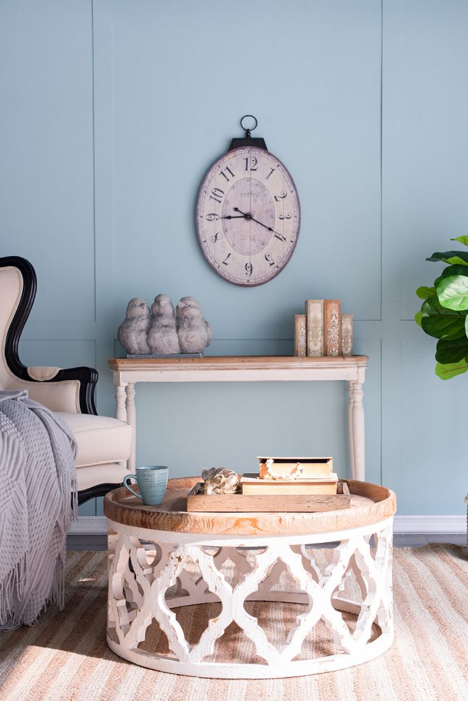 31.9X31.9X15.7" Rustic Round Wooden Coffee Table, White White Primary Living Space Antique,Farmhouse,Rustic,Traditional,Transitional Fir Wood