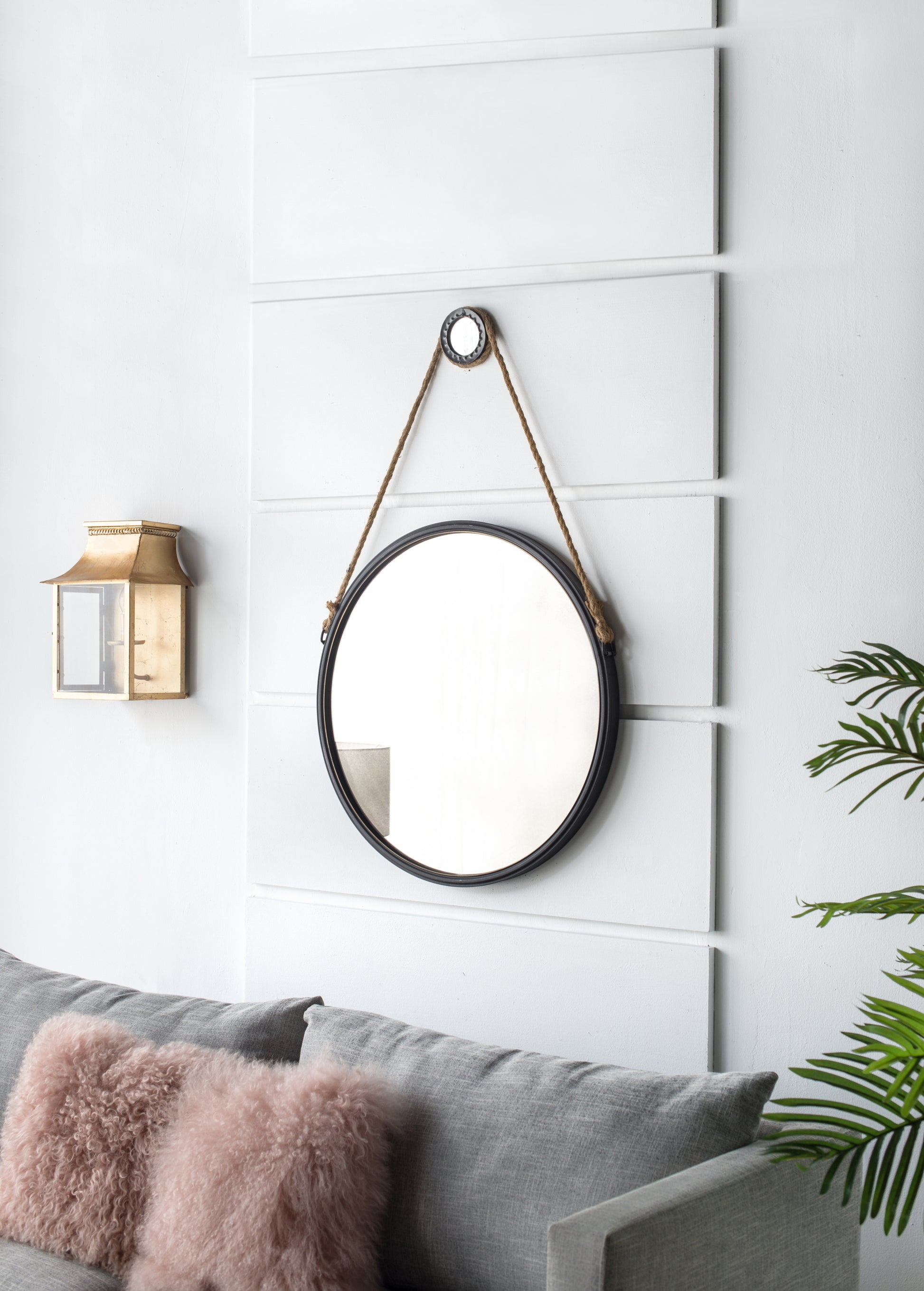 29.5" in On trend Hanging Round Mirror with Black black-iron