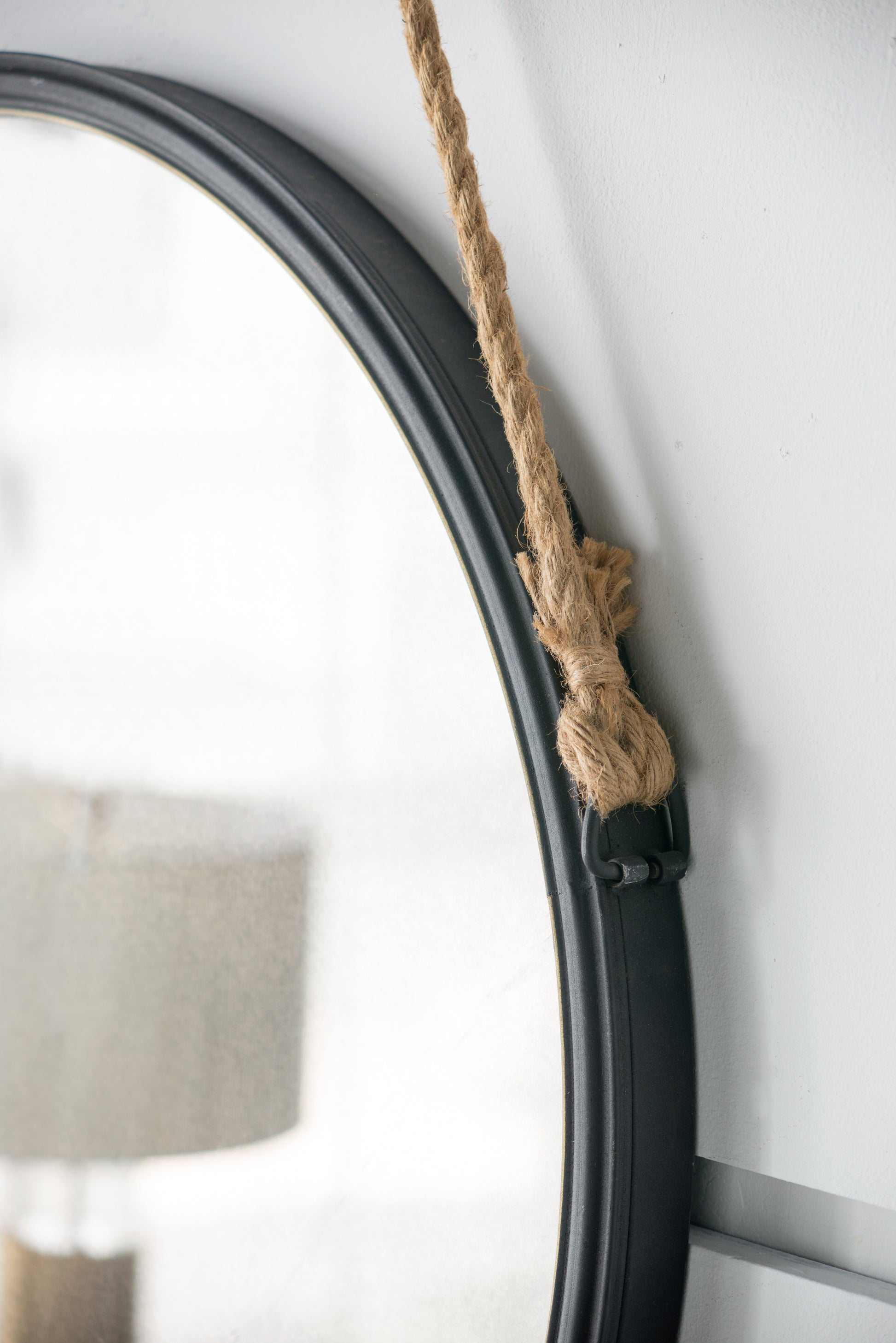 29.5" in On trend Hanging Round Mirror with Black black-iron