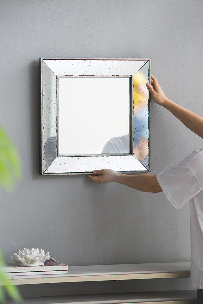 18" x 18" Distressed Silver Square Accent Mirror silver-mdf+glass