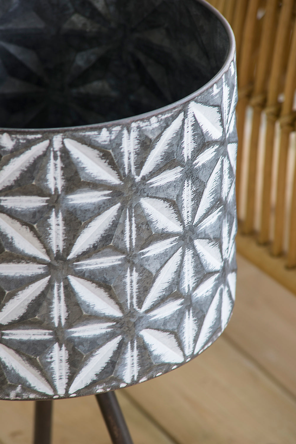 Set Of 2 Metal Planter Stand,Round Galvanized Grey Farmhouse Planter Gray Iron