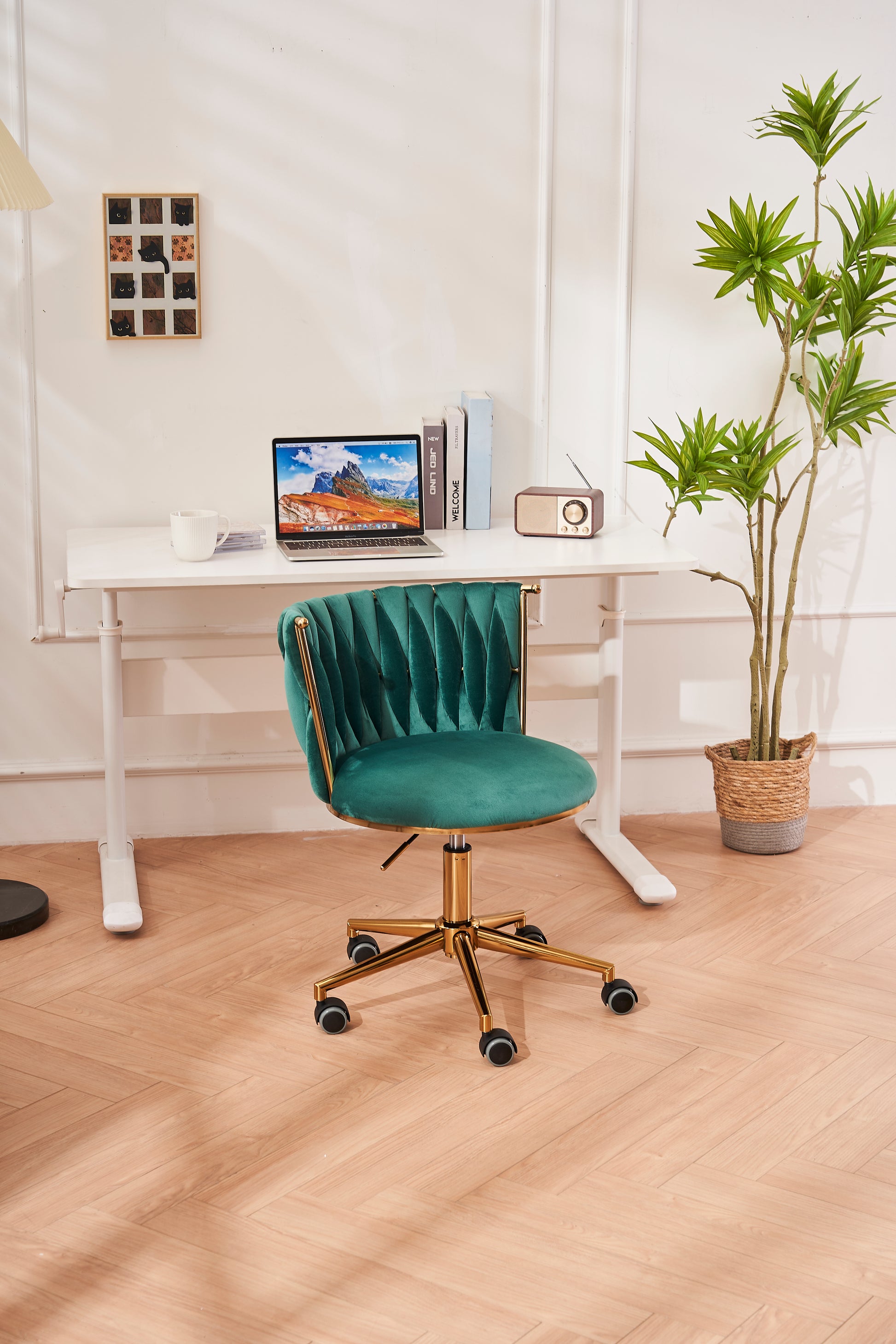 Office Desk Chair, Upholstered Home Office Desk Chairs With Adjustable Swivel Wheels, Ergonomic Office Chair For Living Room, Bedroom, Office, Vanity Study Emerald Emerald Office Modern Foam Velvet