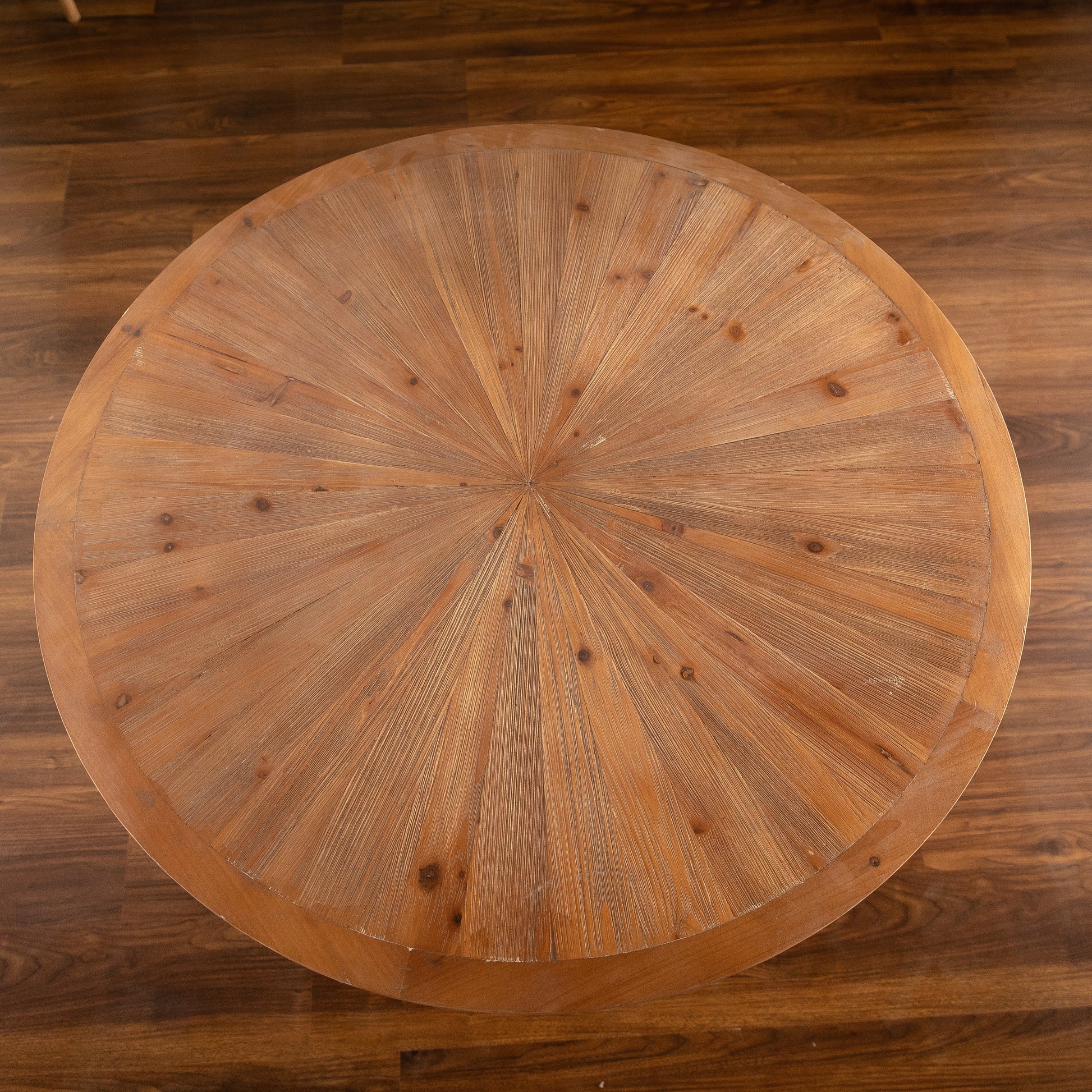 39.37 "Retro Patchwork Round Coffee Table With Scattered Pattern Tabletop And Crossed Cedar Legs Brown Solid Wood Mdf