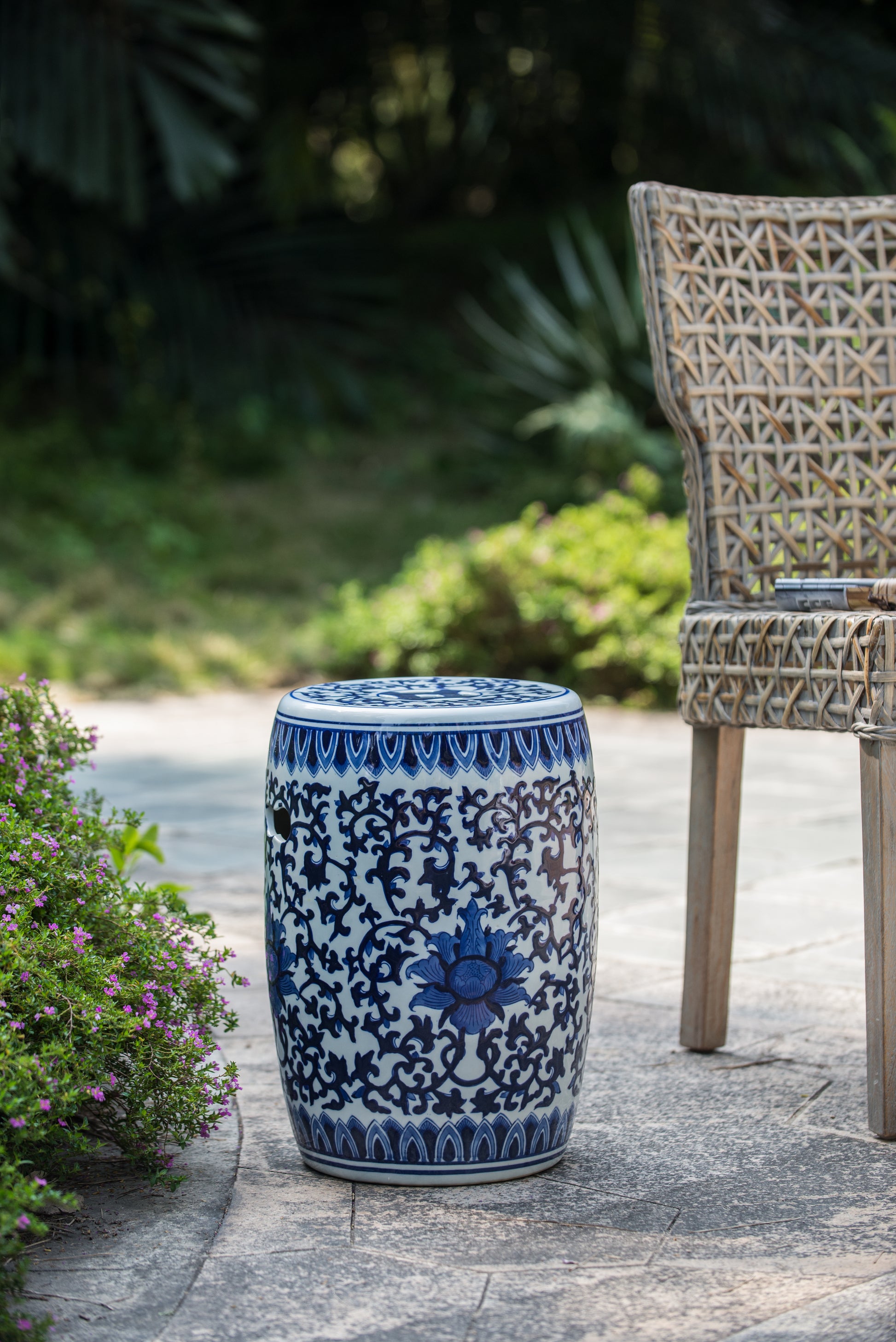 Ceramic Garden Stool, Blue And White Small Side Tabel, D11" X 16" White Blue Porcelain