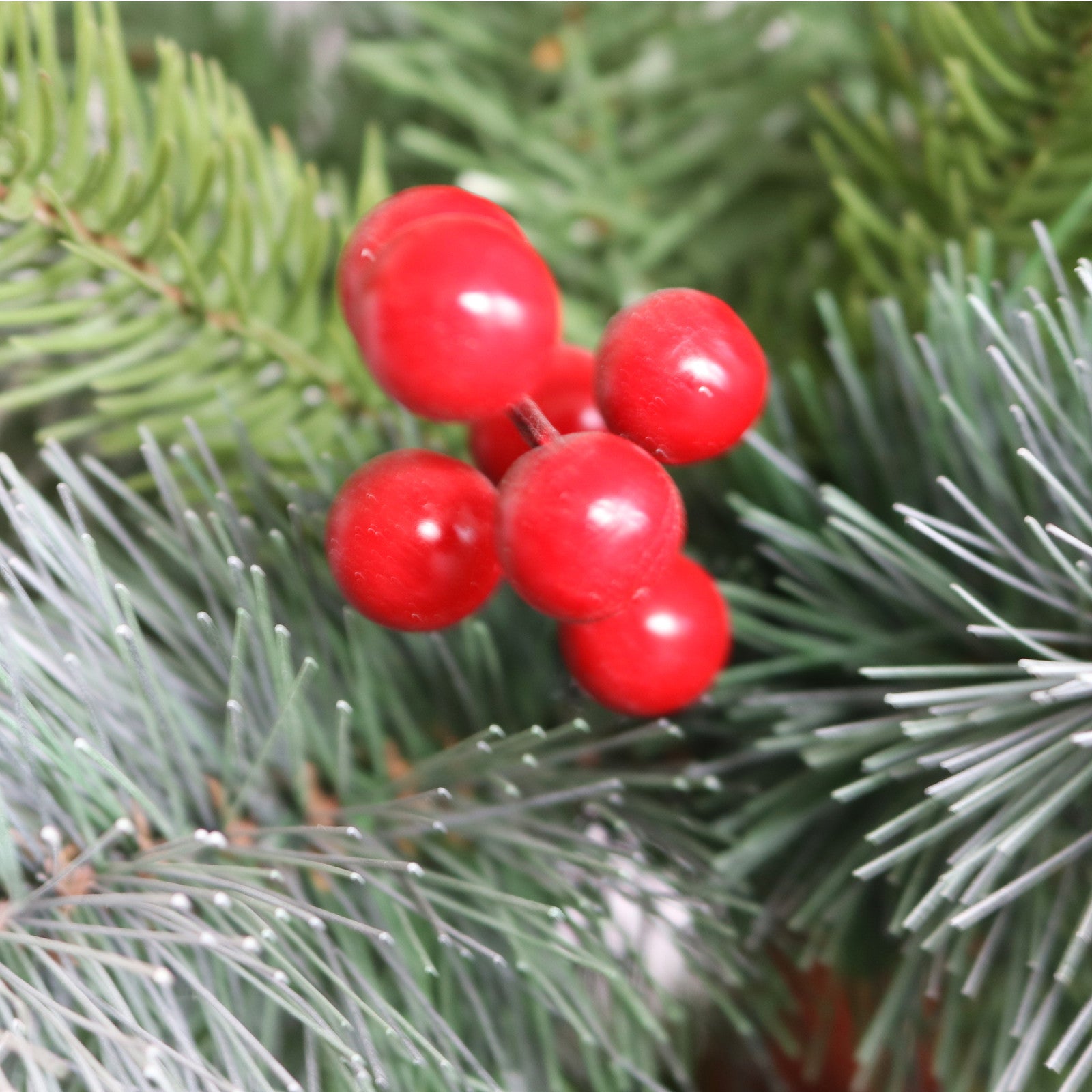 Artificial Christmas Tree Flocked Pine Needle