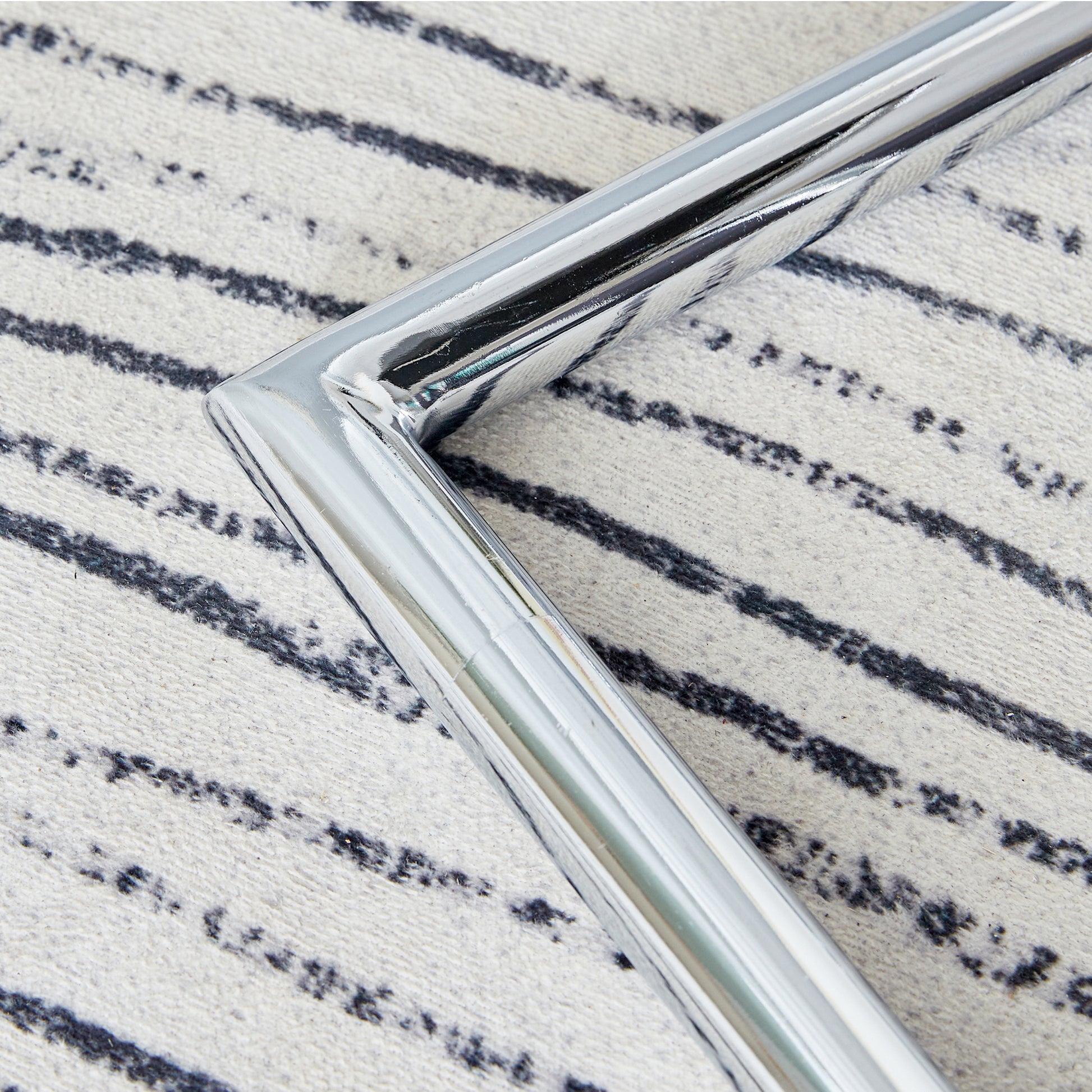 Table And Chair Set. 1 Table 4 Gray Chairs Round Dining Table With A 40 Inch Diameter Glass Tabletop And Silver Plated Metal Legs. 4 Gray Pu Chairs Dt 1164 001 Transparent Seats 4 Glass