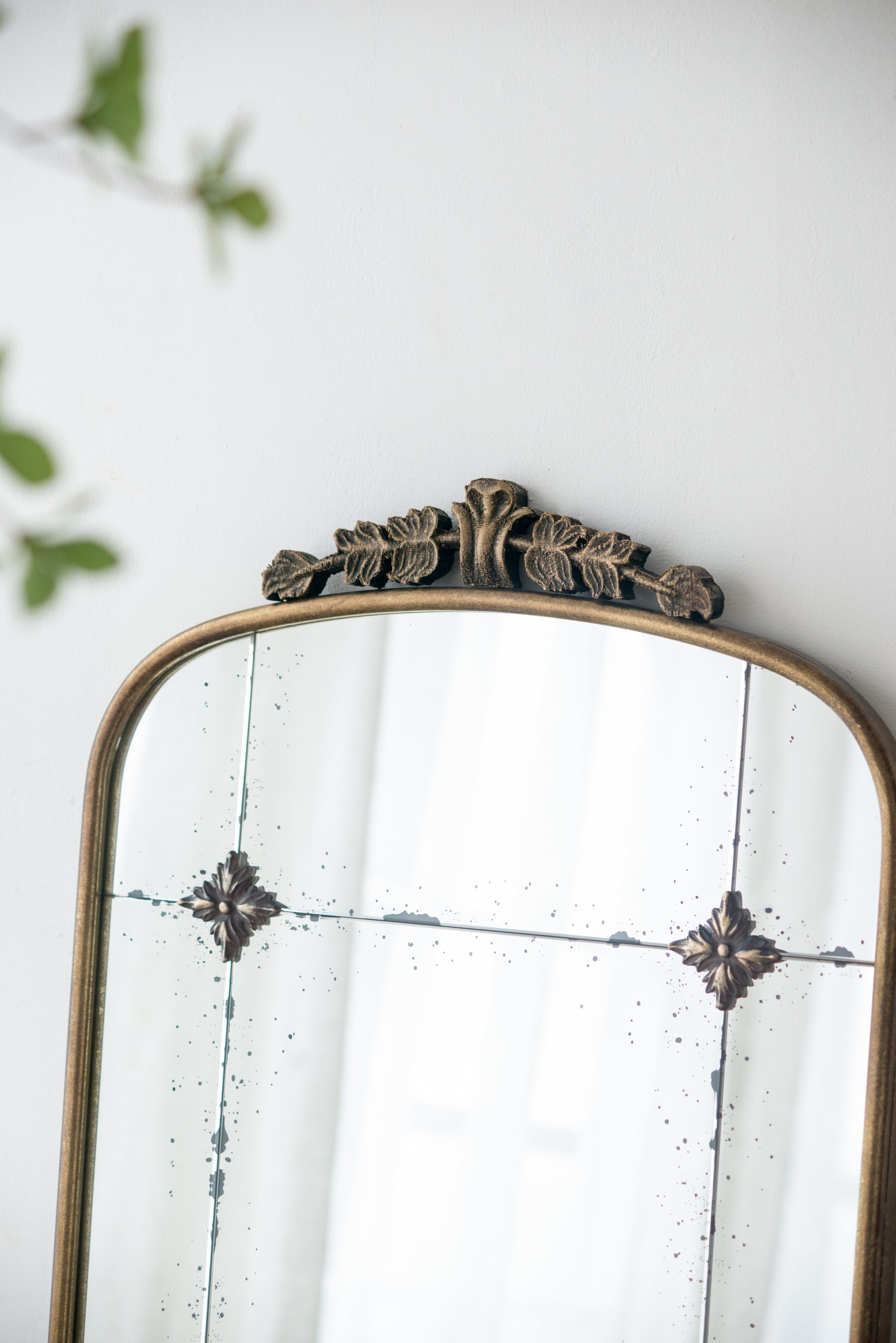 24" X 48.5" Antique Gold Arched Mirror With Metal Frame, Full Length Mirror For Living Room Bathroom Entryway Gold Iron