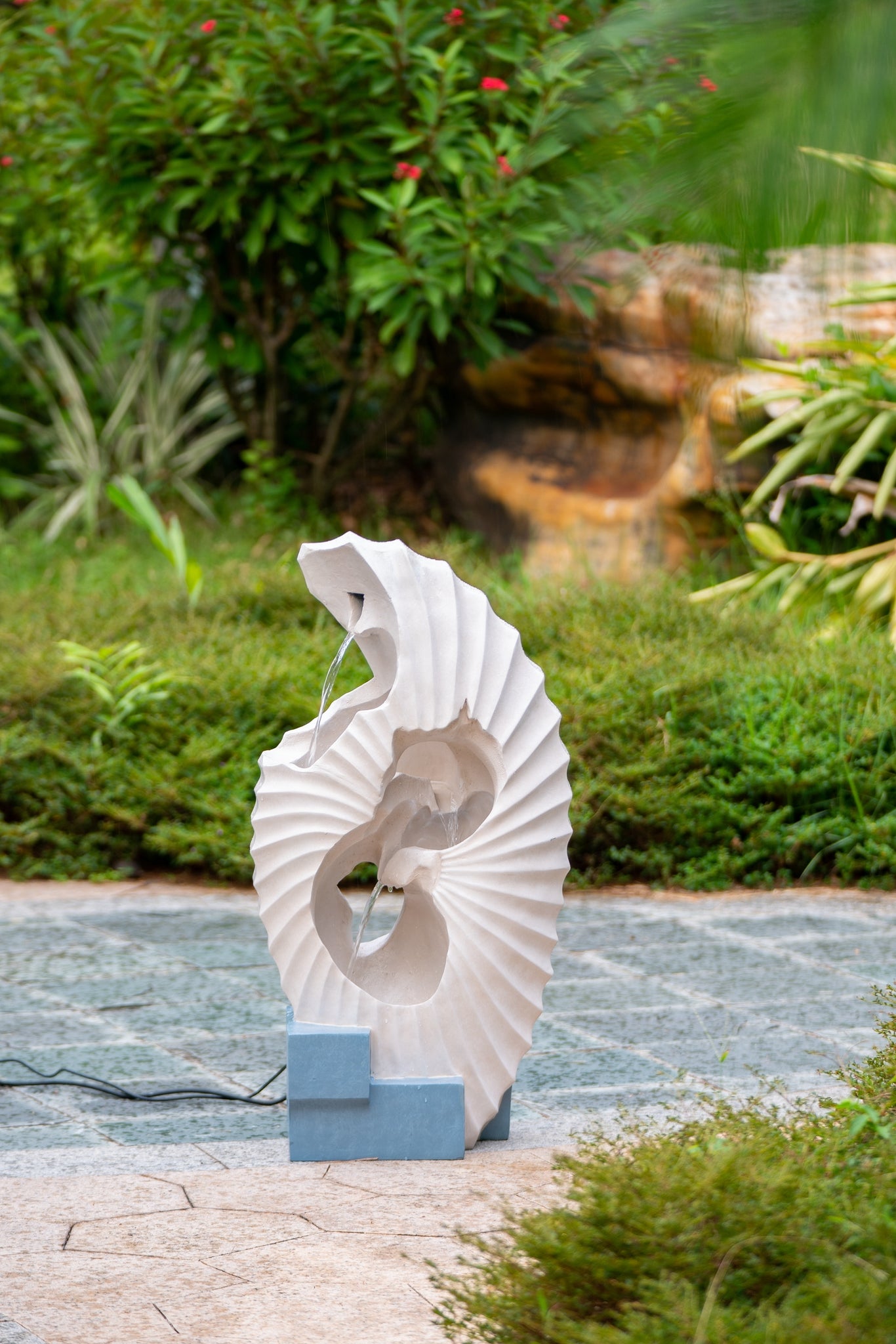 16.9x10.2x31.9" White Abstract Water Fountain with white+blue-garden & outdoor-art