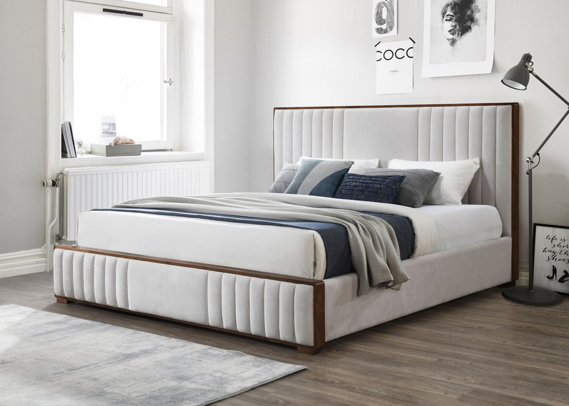 Kaleea Eastern King Bed, Light Gray Chenille & Walnut Finish Bd02467Ek Light Gray Chenille