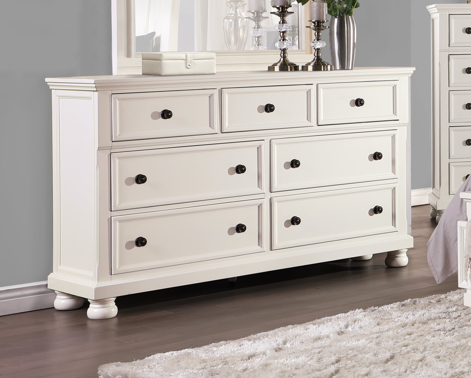 Transitional White Finish Dresser of 7 Drawers