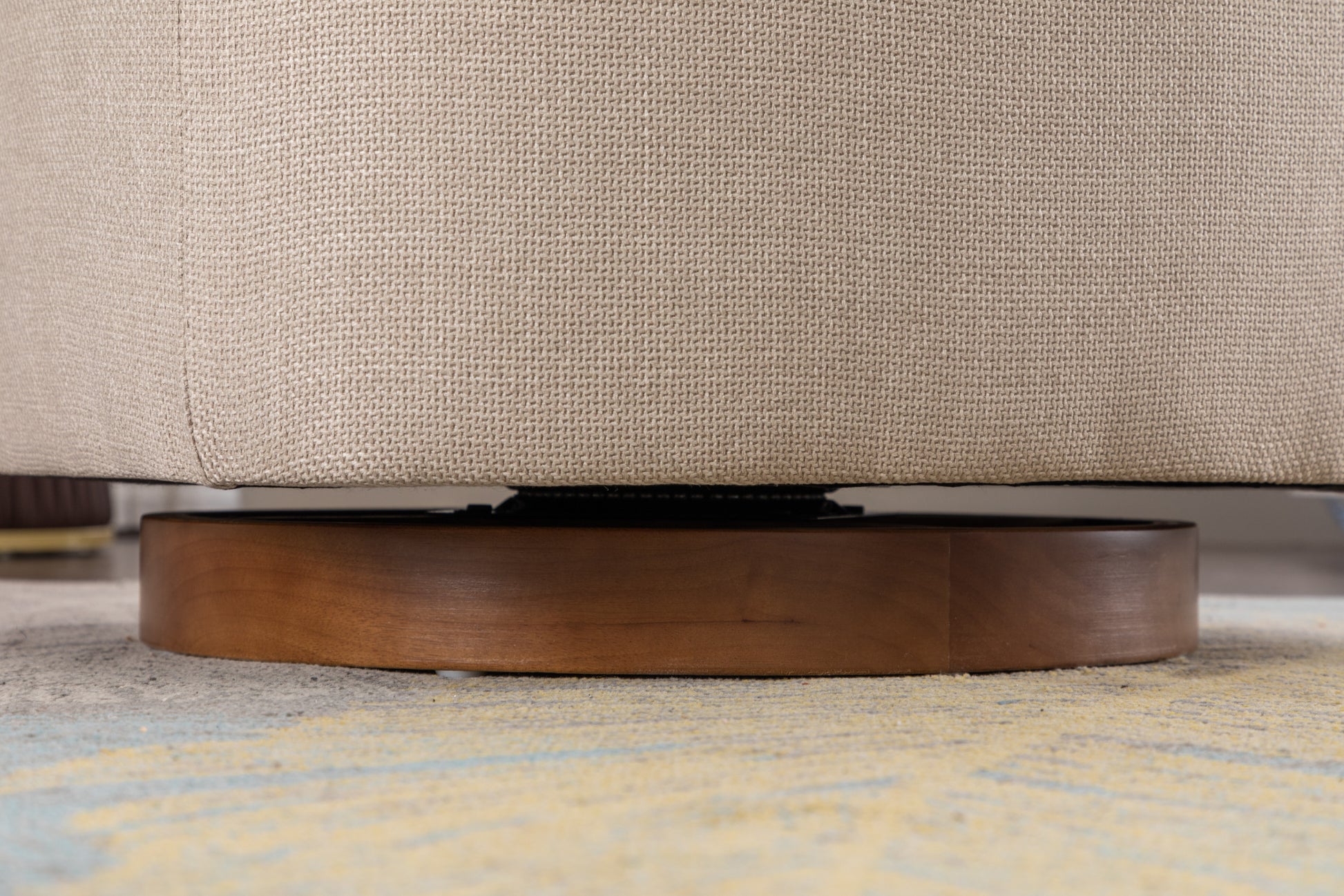 035 Linen Fabric Swivel Accent Chair With Soild Wood Round Brown Base Leg,Beige Beige Brown Primary Living Space Modern Eucalyptus Foam Linen