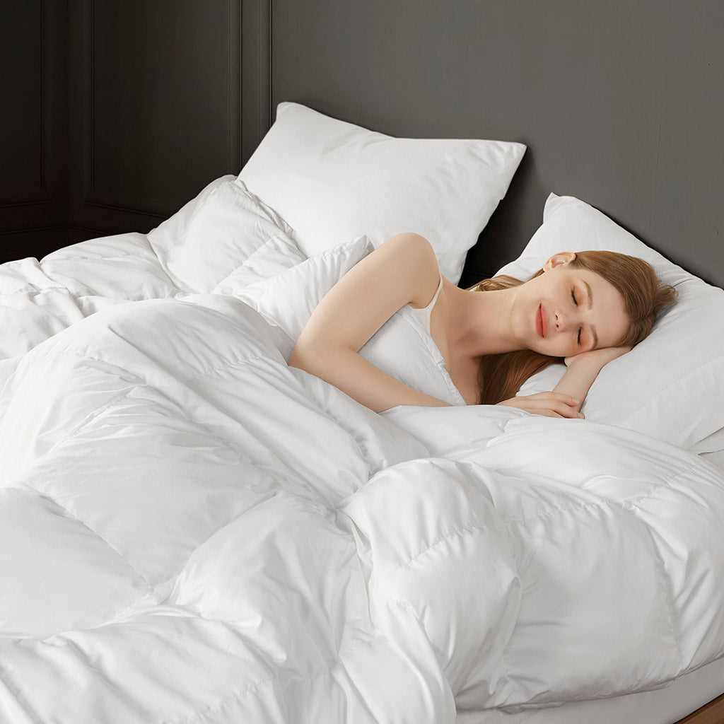 Overfilled Down Alternative Comforter White Polyester