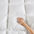 Overfilled Down Alternative Comforter White Polyester