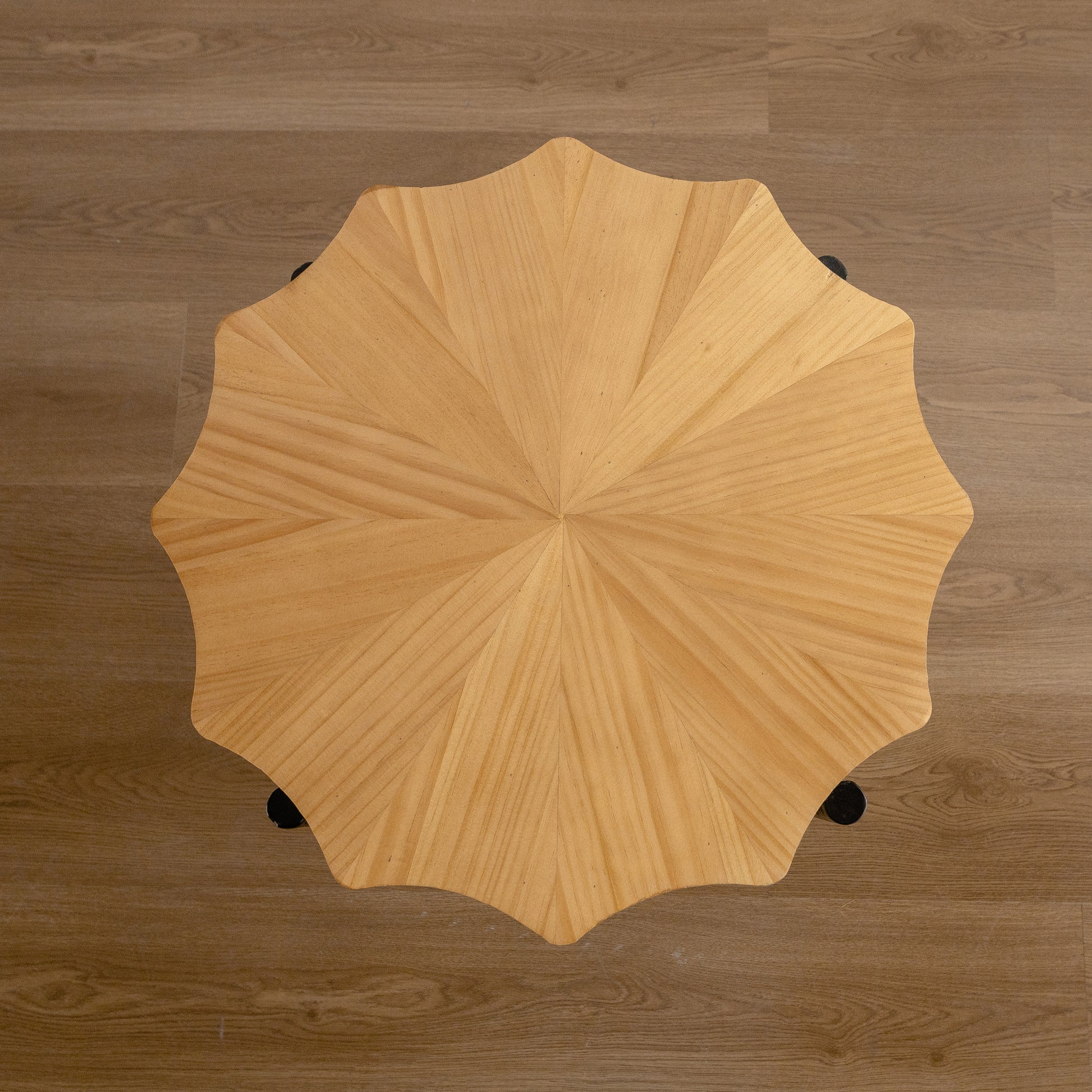 31.5 "Vintage Patchwork Lace Shape Coffee Table With Natural Pine Grain Table Top And Dimpled Metal Cross Legs, Cedar Coffee Table Set Set Of 2 Natural Black Wood Metal