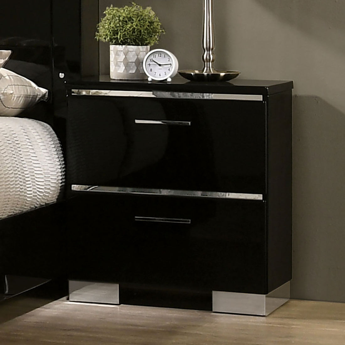 Contemporary 1Pc Nightstand Black Color High Gloss Lacquer Coating Chrome Handles And Feet Bedside Table W Usb Charger Bedroom Furniture Black 2 Drawers Bedroom Bedside Cabinet Classic,Contemporary,Modern Drawers Black Solid Wood