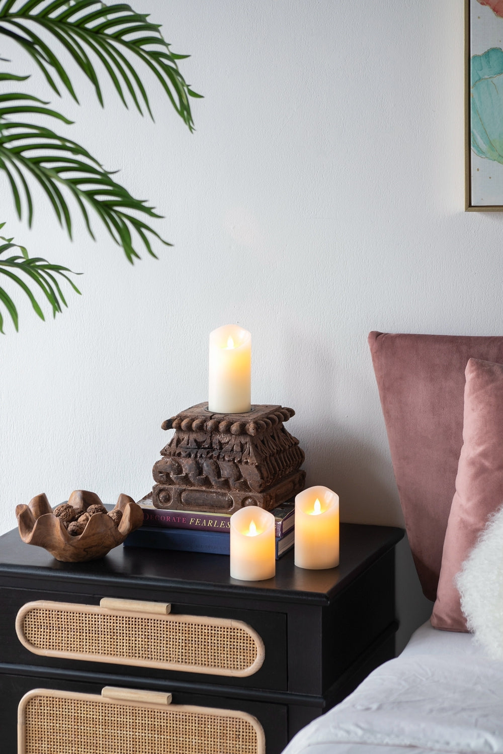 Set Of 3 Flickering Ivory Led Candles With Remote Timer, L:D3X6" M:D3X5" S:D3X4" Ivory Classic Plastic