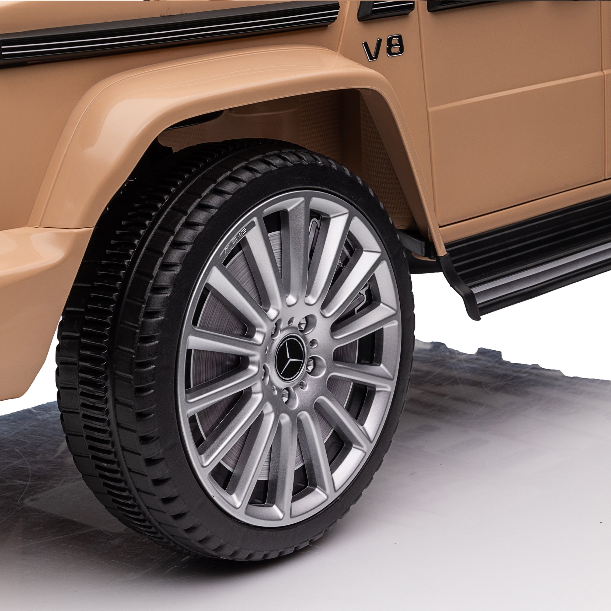 Licensed Mercedes Benz G500,24V Kids Ride On Toy 2.4G W Parents Remote Control,Electric Car For Kids,Three Speed Adjustable,Power Display, Usb,Mp3 ,Bluetooth,Led Light,Three Point Safety Belt Yellow Plastic