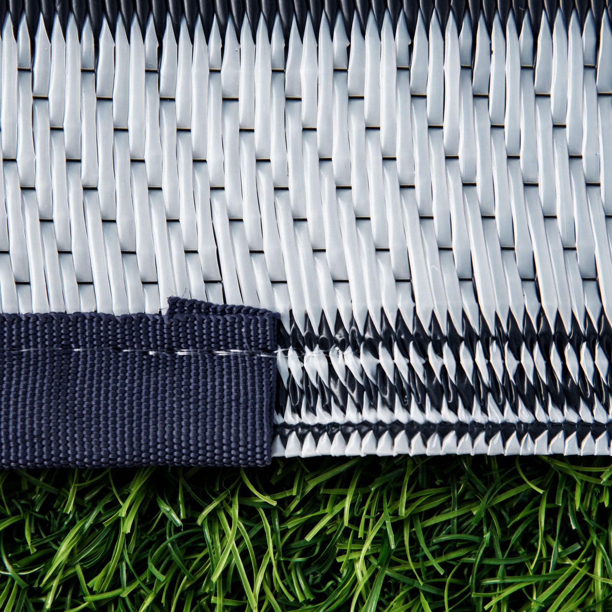 Outsunny Reversible Outdoor Rug Carpet, 9' X 18' Waterproof Plastic Straw Rug, Portable Rv Camping Rugs With Carry Bag, Large Floor Mat For Backyard, Deck, Picnic, Beach, Blue & White Blue Polypropylene